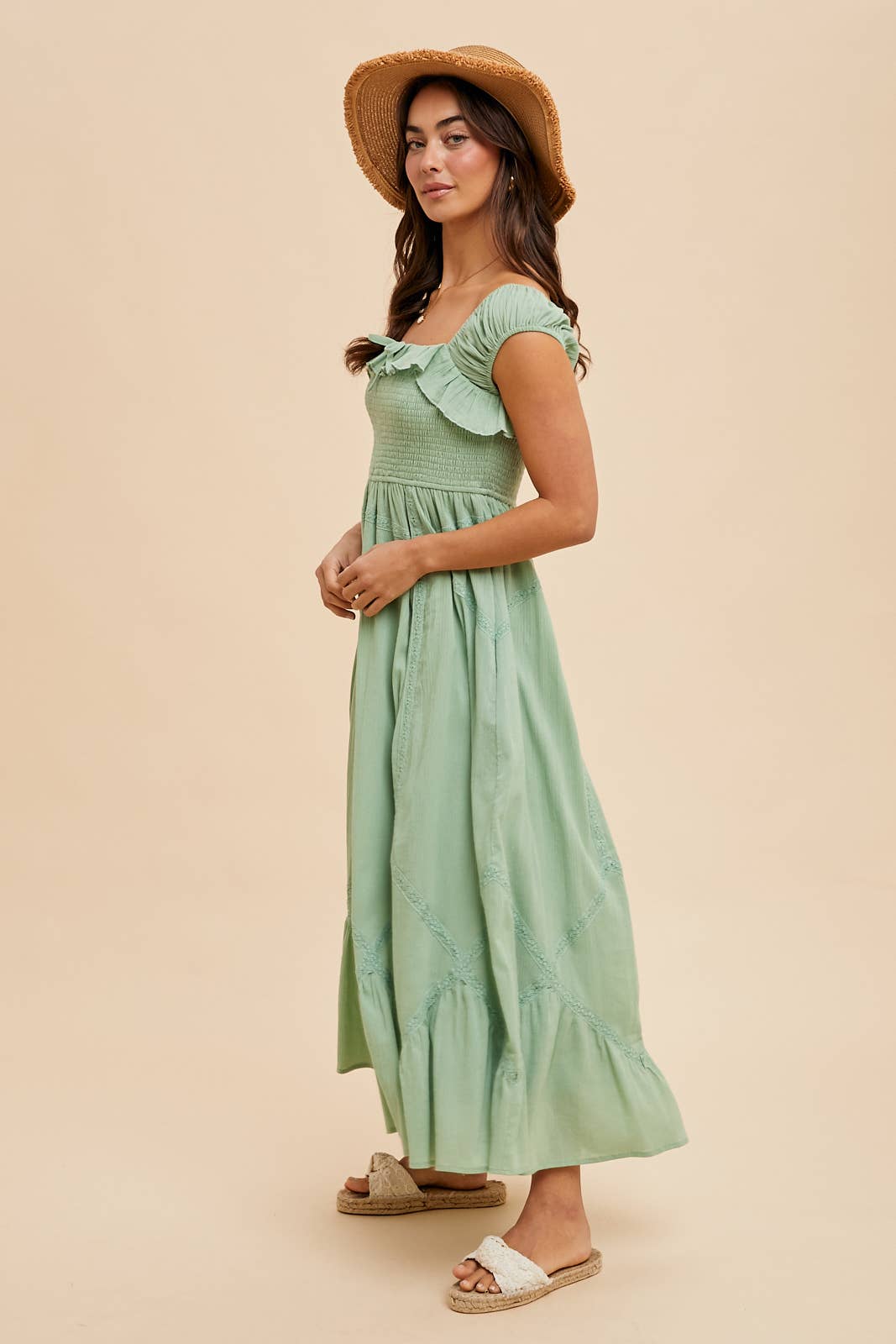 SMOCKED MAXI WITH LACE TRIM DETAIL: SAGE / ILD6126