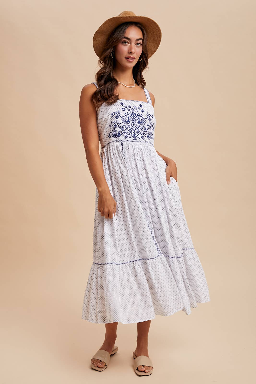 CROSS STITCH EMBROIDERED MAXI DRESS: OFF-WHITE / ILD6266