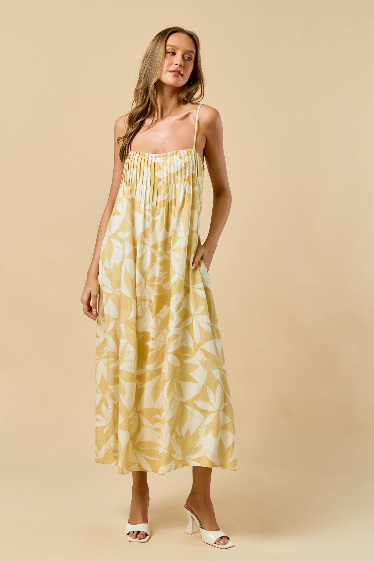 ILD5289-2 Pleating Detailed Print Maxi Dress : MOCHA