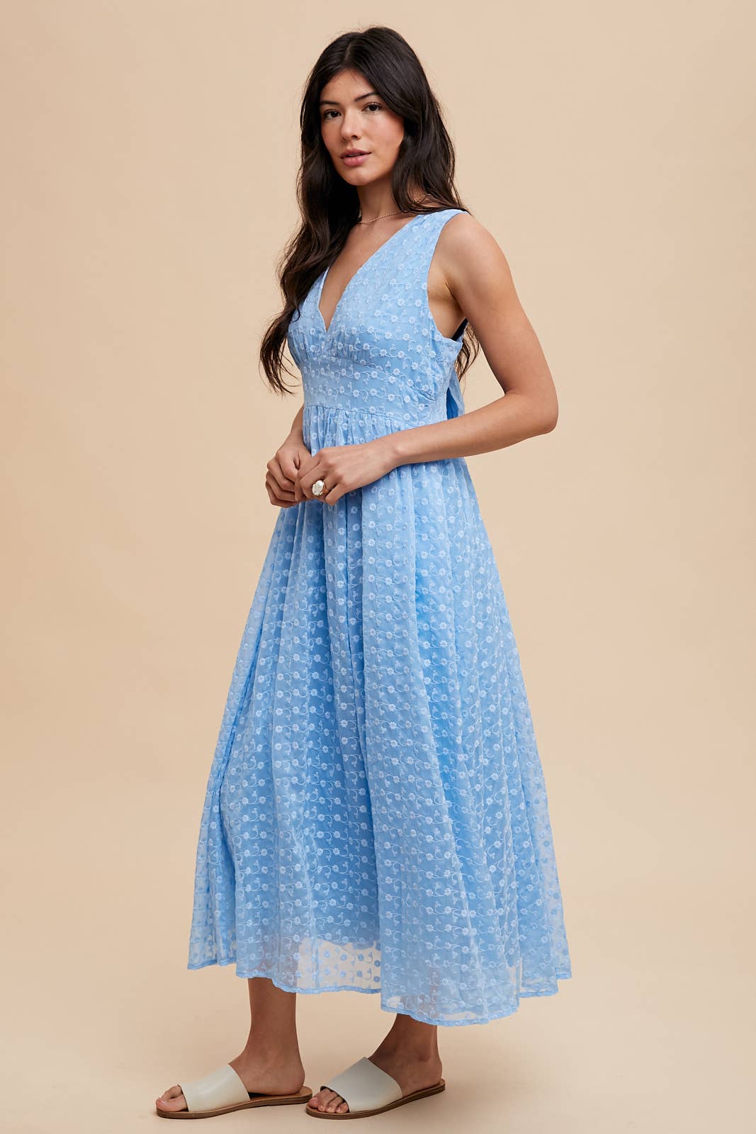 Ild5400 FLORAL EMBROIDERED MAXI DRESS: VINTAGE CREME