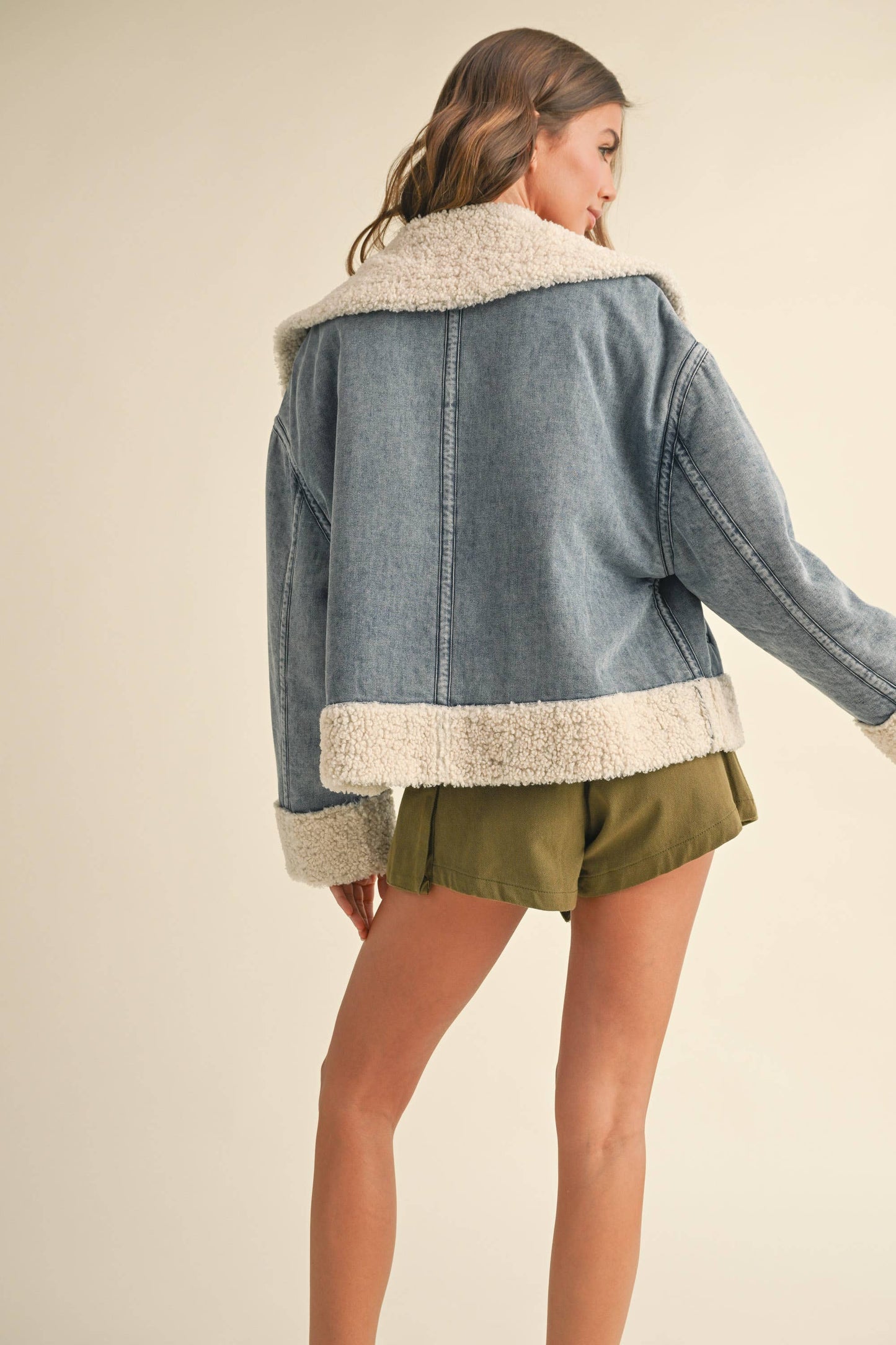 J3803 SHERPA CONTRASED DENIM JACKET: DENIM / S/M
