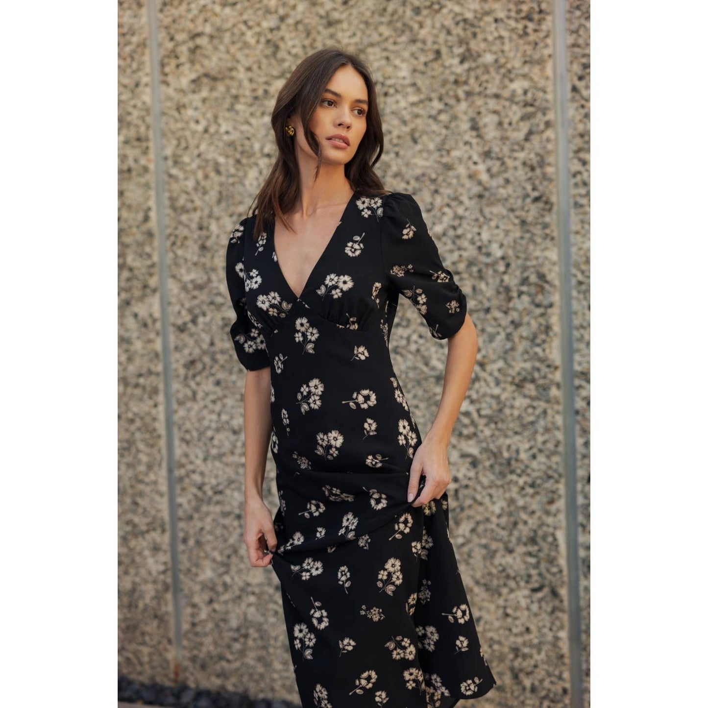 FLOWER PRINT V NECK MIDI DRESS: Black / FD68112_1