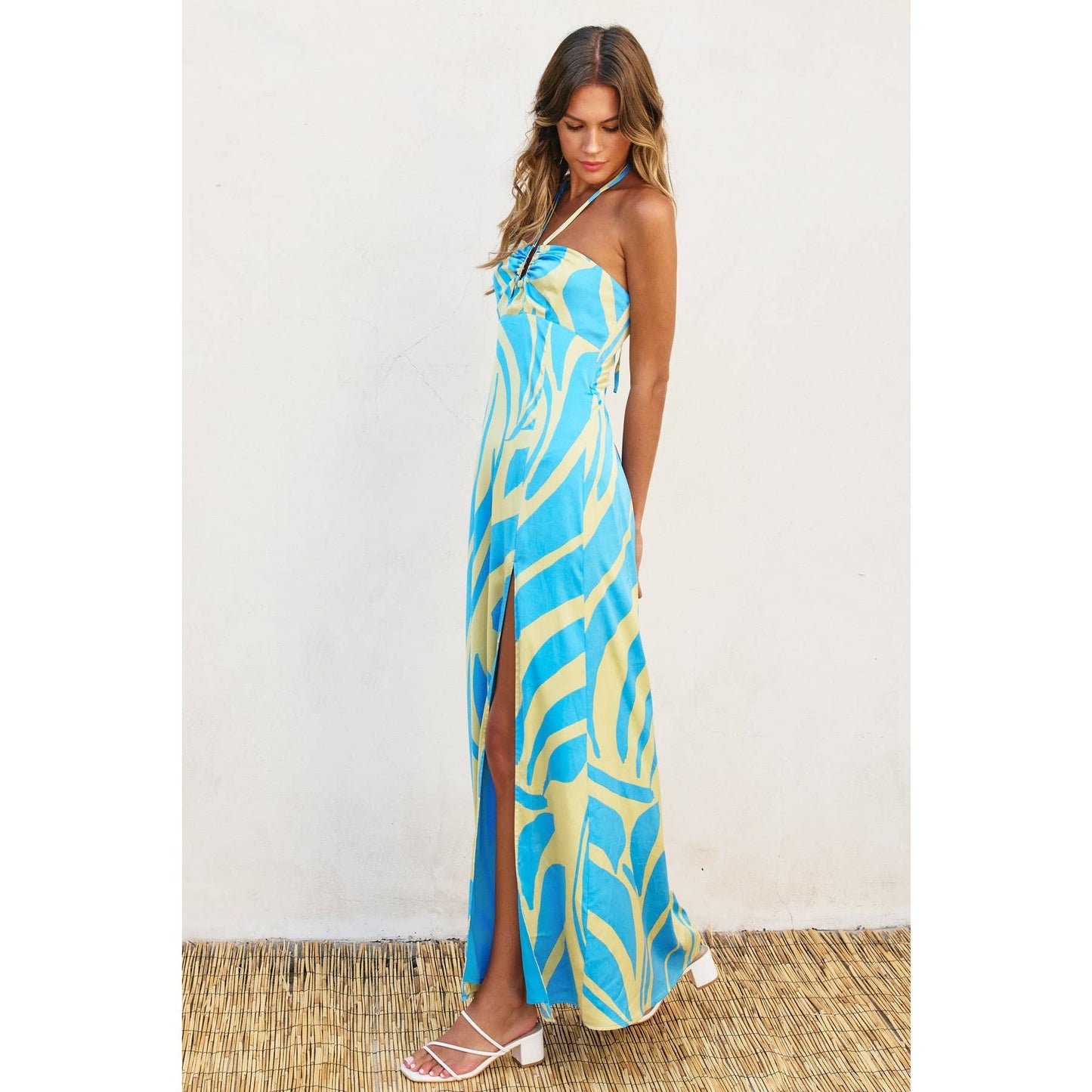 Burst Of Bliss Halter Neck Maxi Dress: OCEAN WAVES / FD11476-P1733