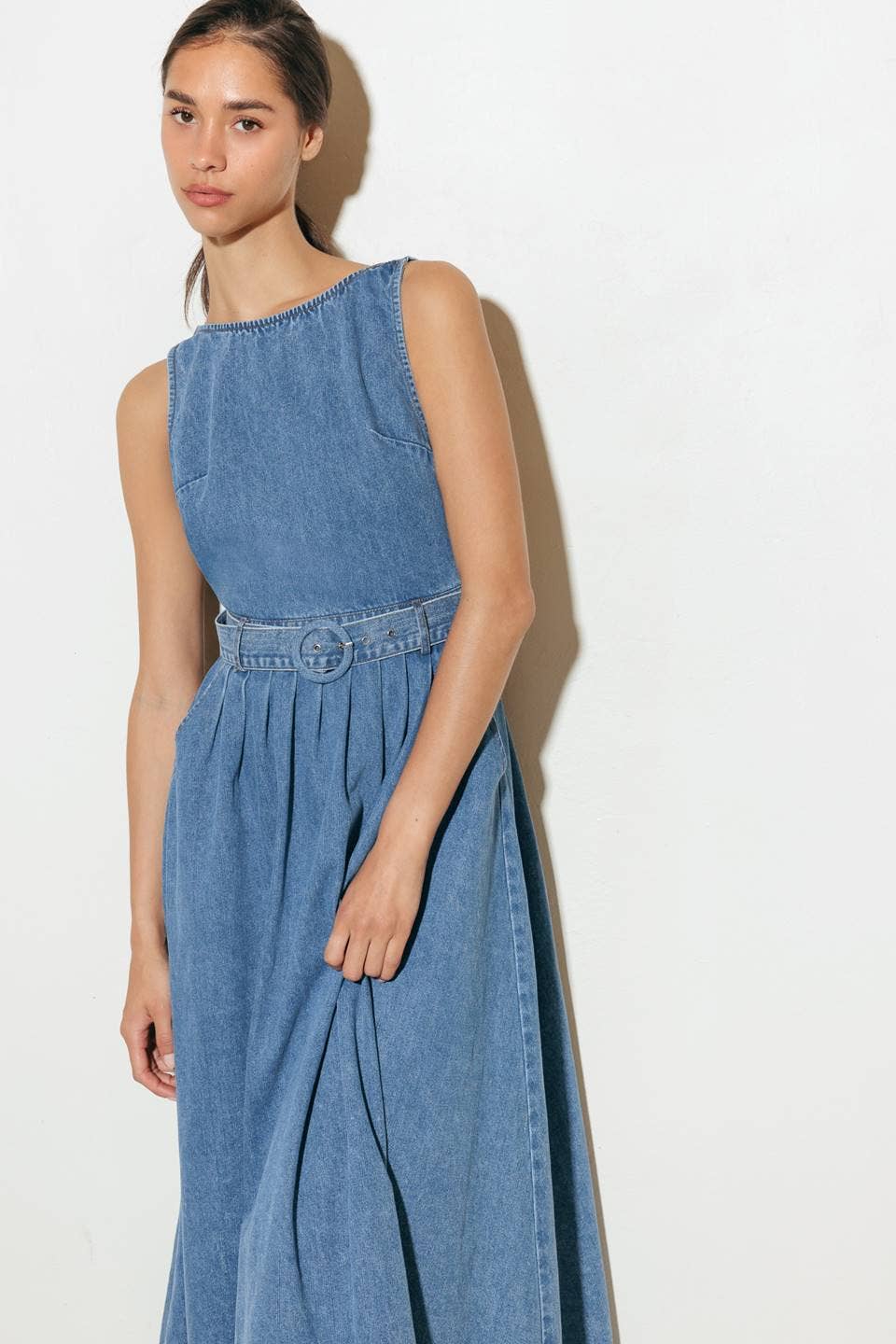 A washed denim midi dress - FD1535: MEDIUM INDIGO