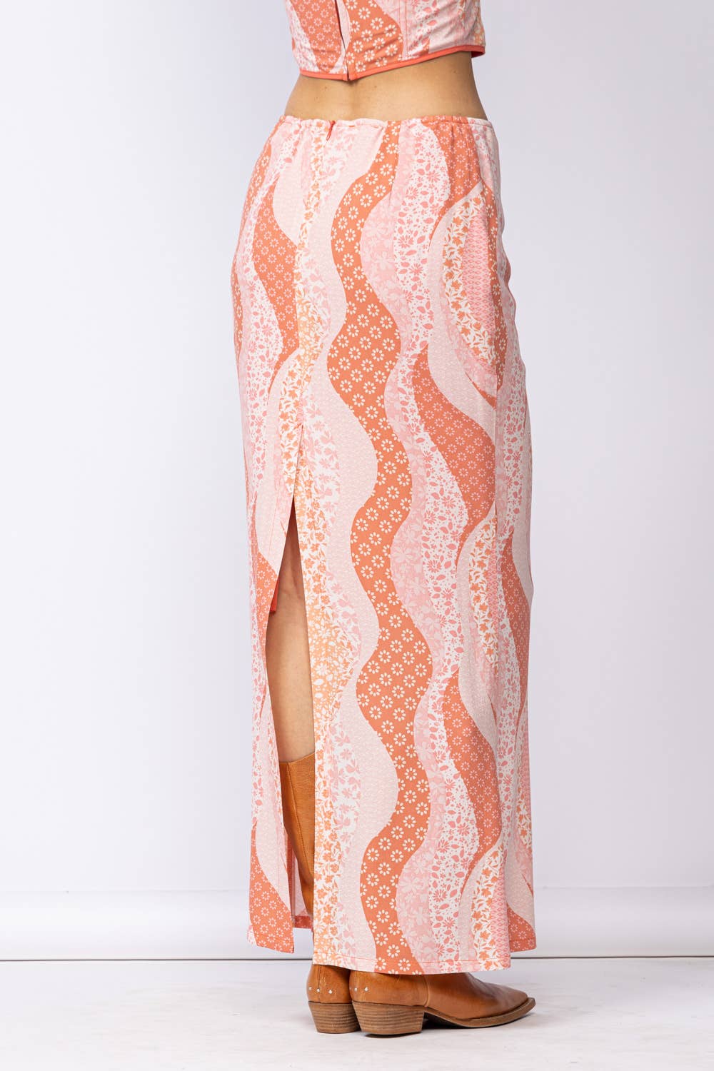 MULTI FLORAL PRINT SLIM FIT-IN SLIT LONG SKIRT: SM-SK40028B / My Darling Purple