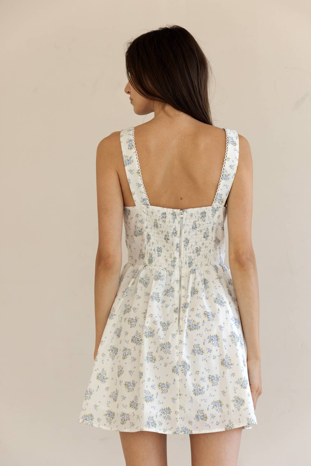 JD7281A-FLORAL MINI DRESS: IVORY BLUE FLORAL