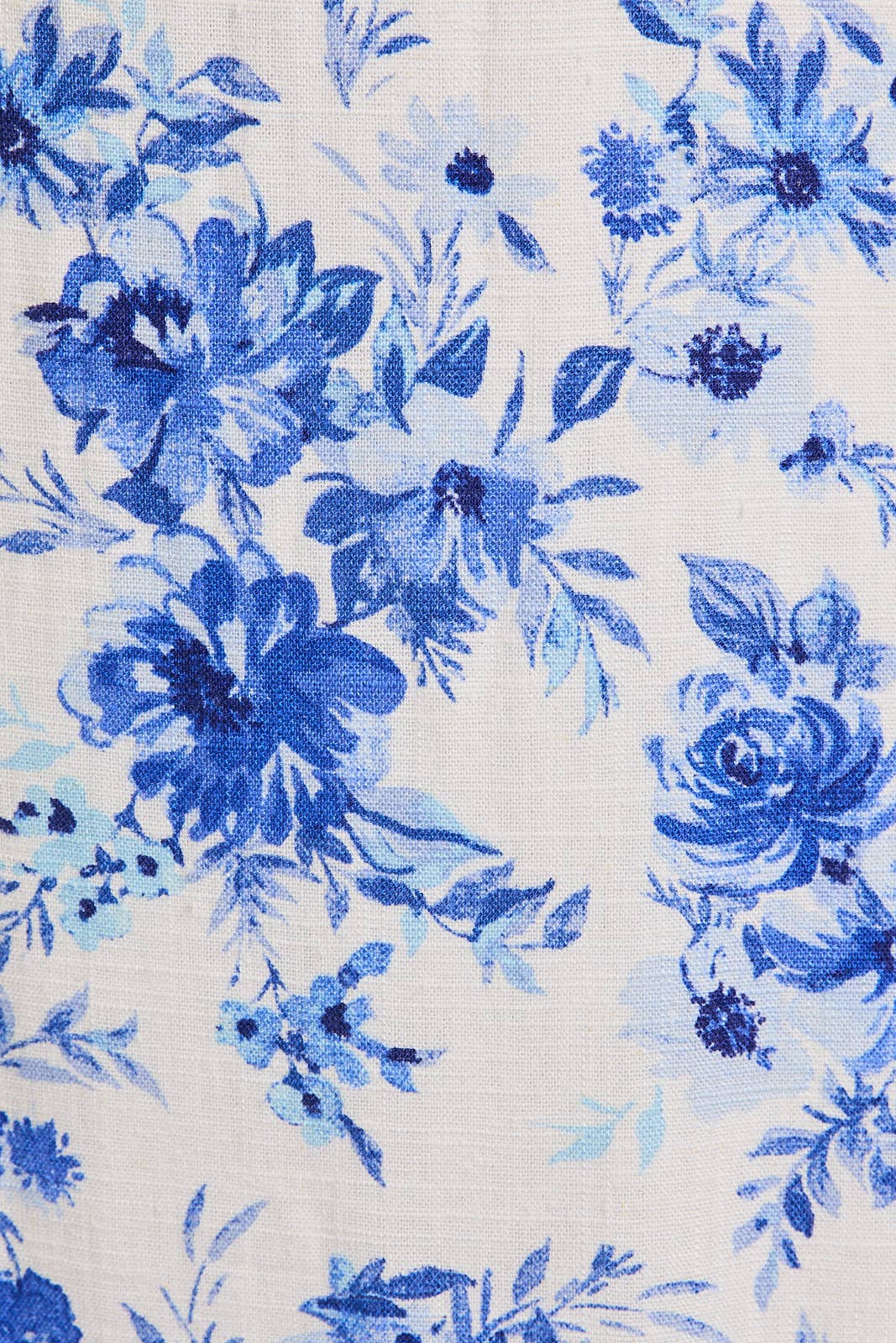 SLEEVELESS BACK SMOCKING SLIT MAXI DRESS: WHITE-BLUE FLORAL / AD3195-2