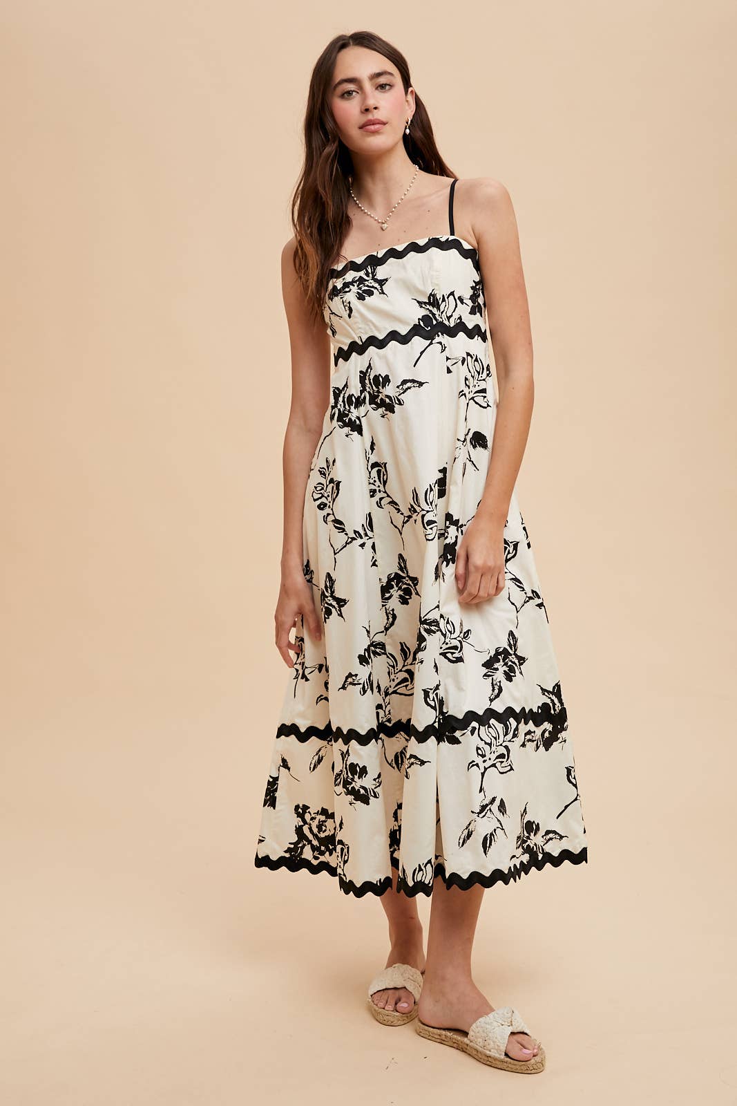 COTTON FLORAL RIC RAC DRESS: CREME BLACK / ILD6283