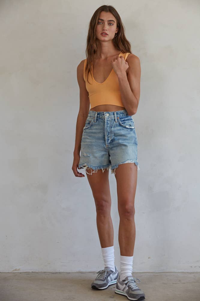 S1047 | Seamless Finely Ribbed Plunged V-Neck Crop Tank Top: Charcoal