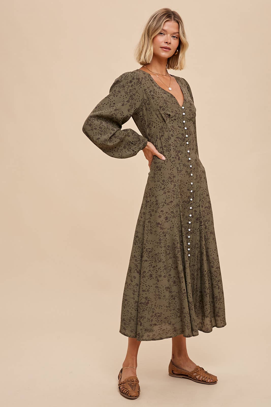 (Copy) VISCOSE FLORAL BUTTON DRESS: BLACK FLORAL / ILD5115-B