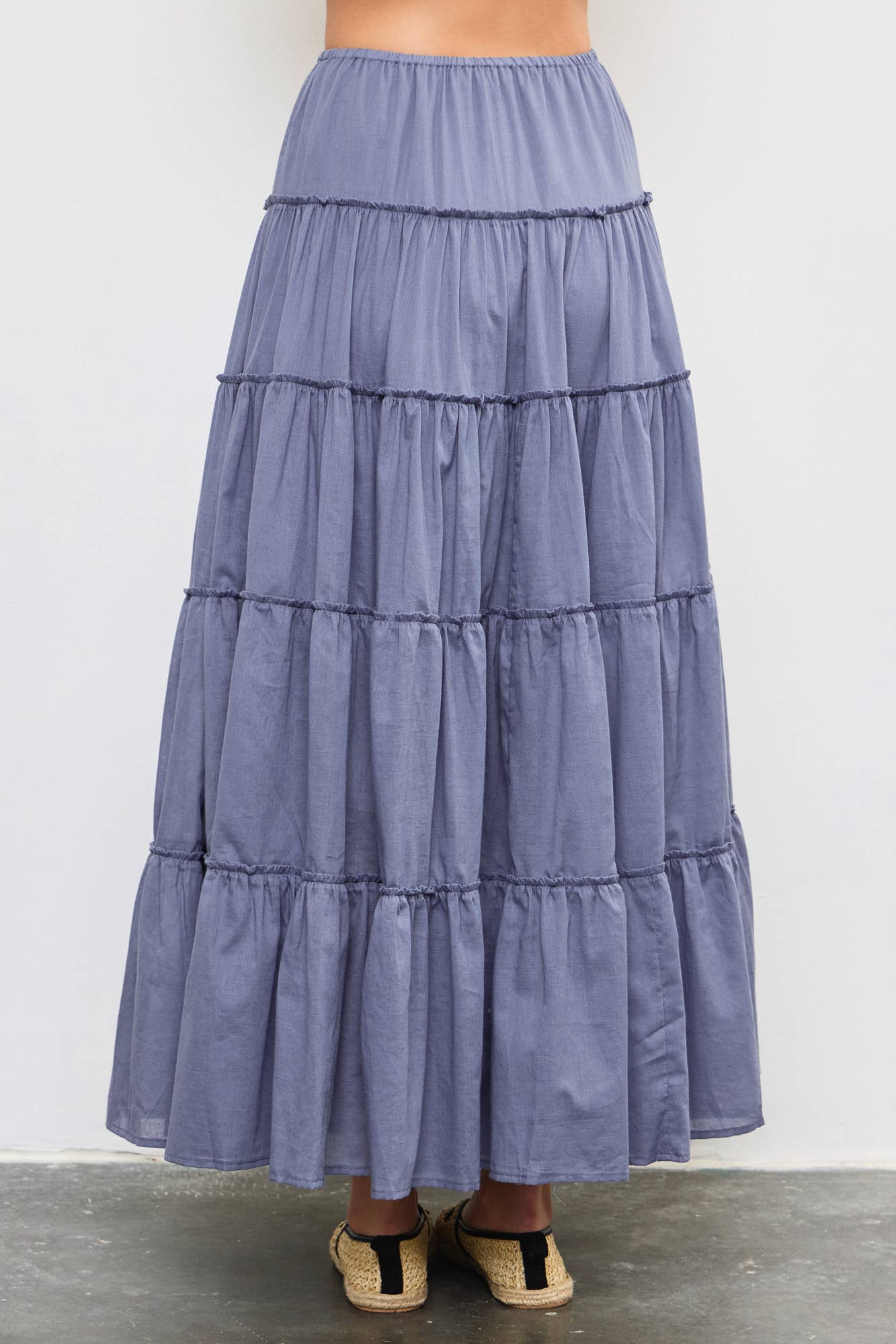 DRAWSTRING DETAIL TIERED MAXI SKIRT: OFF WHITE / S22856