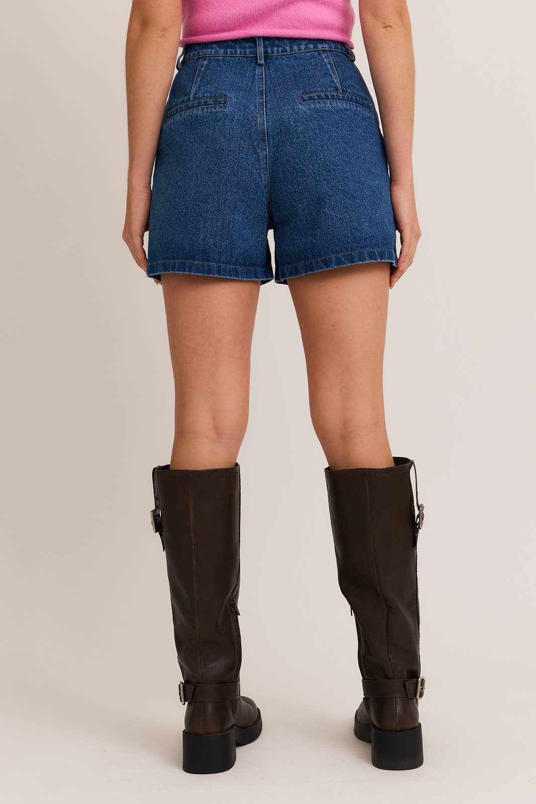 PLEATED DENIM SHORTS
: DENIM / SP2572