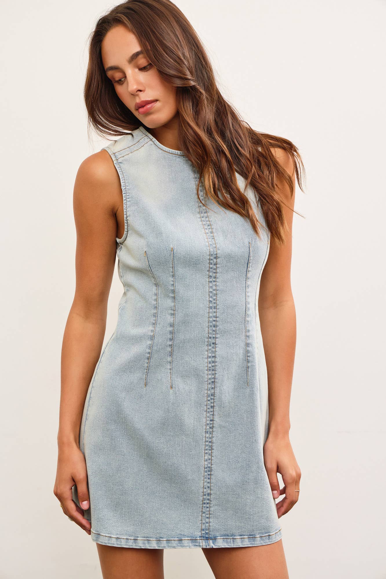 FITTED SLEEVELESS DENIM DRESS: LT.DENIM / DS0812