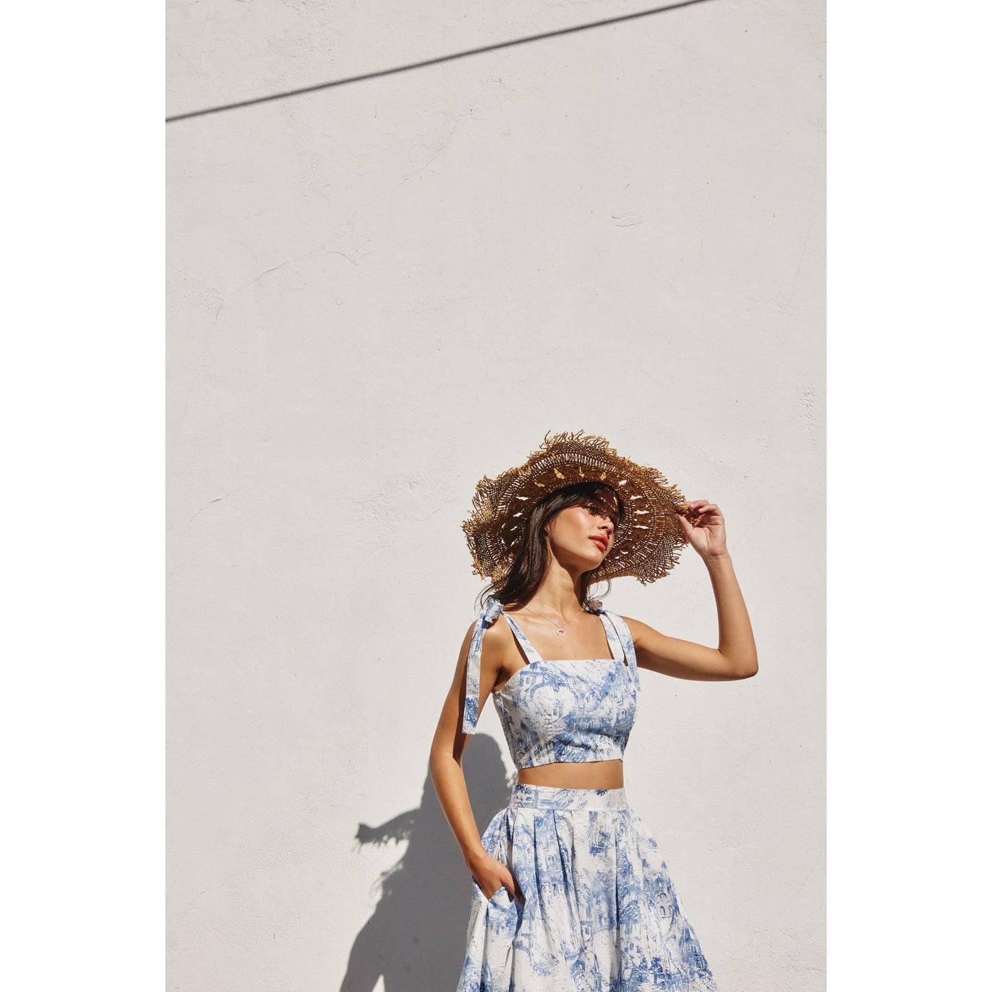 Coastline Tie shoulder Crop Top: PORCELAIN / FT12652-P1897