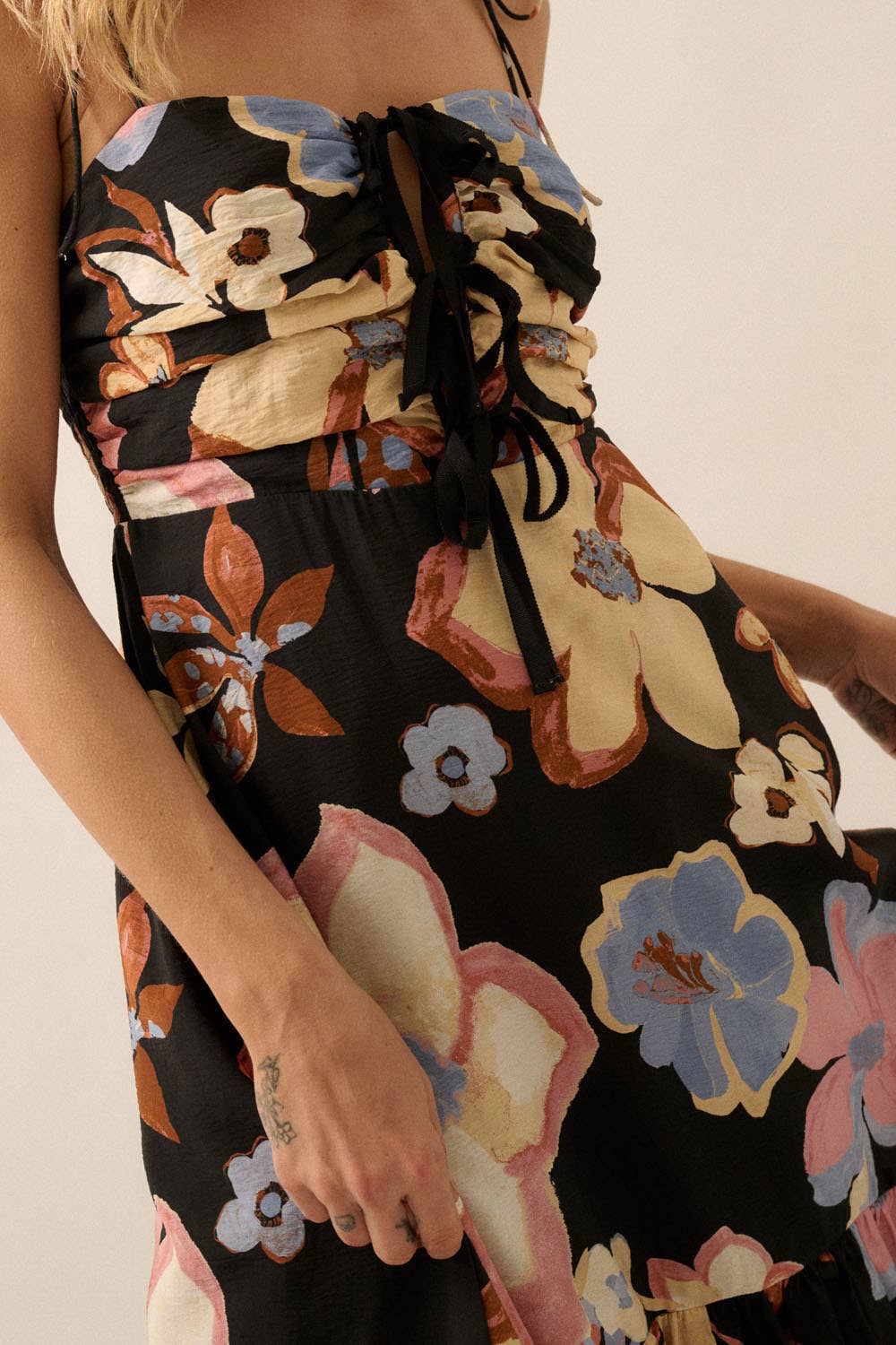 Textured Floral-Print Tie-Front Ruffle Midi Dress: CREAM / NDC2208C