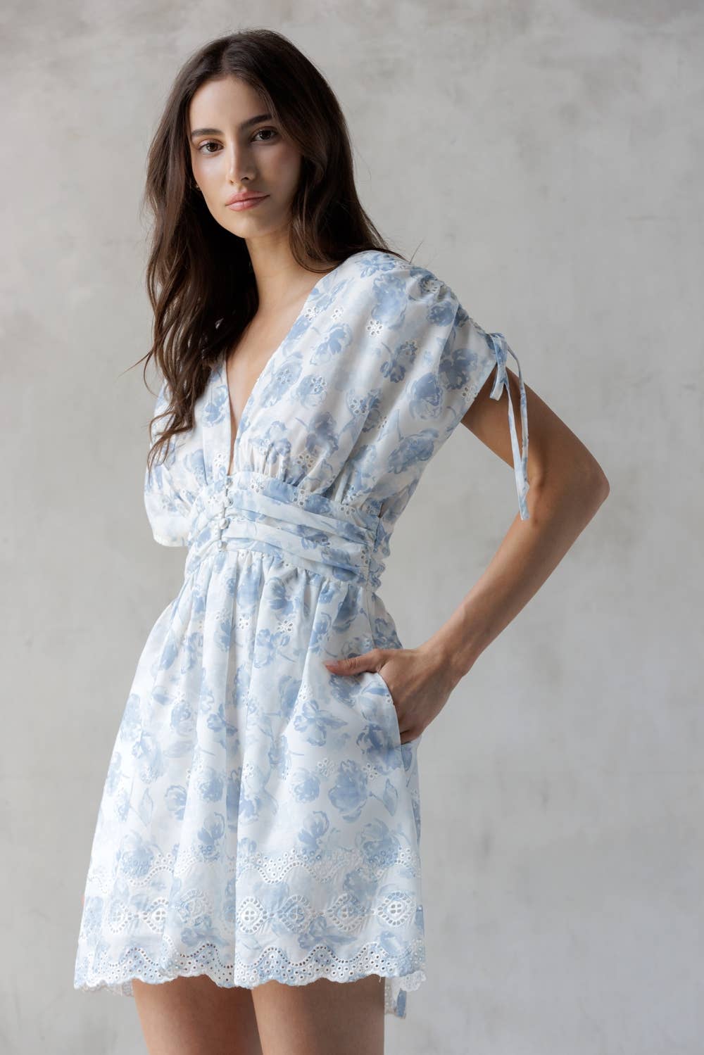 JD8192-IVORY BLUE FL: IVORY/BLUE FL