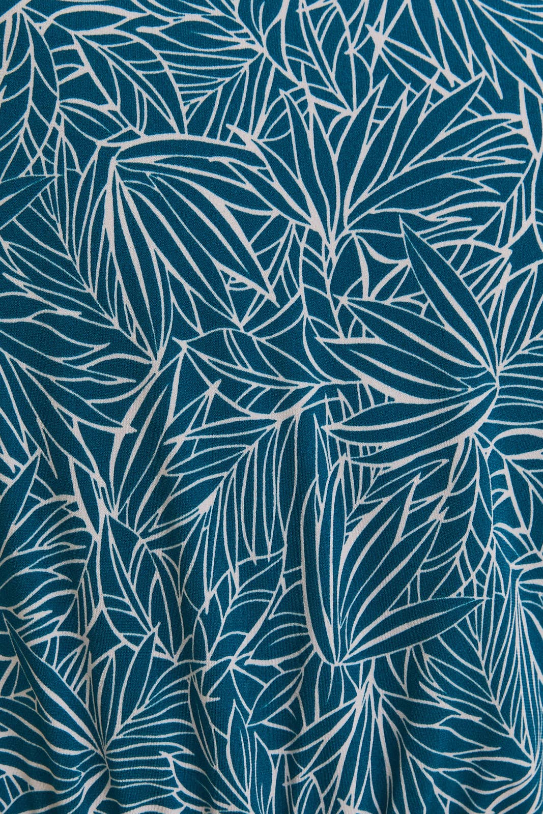 V-NECK SHORT SLEEVE WAIST TIE TROPICAL PRINT DRESS: TEAL-WHITE TROPICAL / D19903