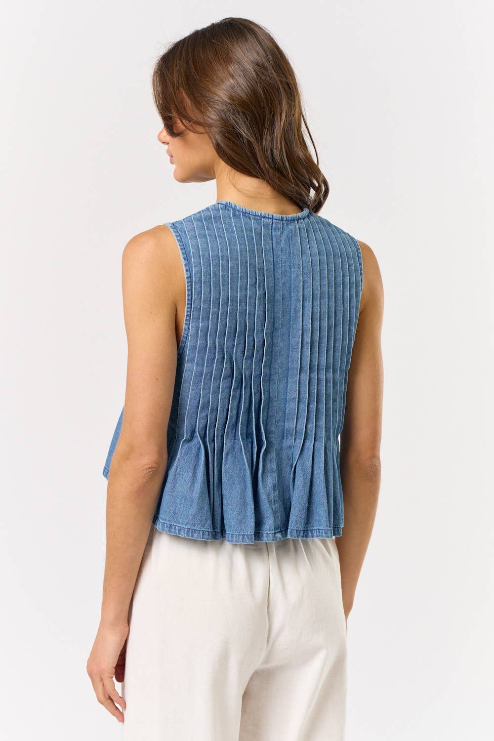 ILT5631 DENIM FRONT TIE SLEEVELESS TOP: DENIM