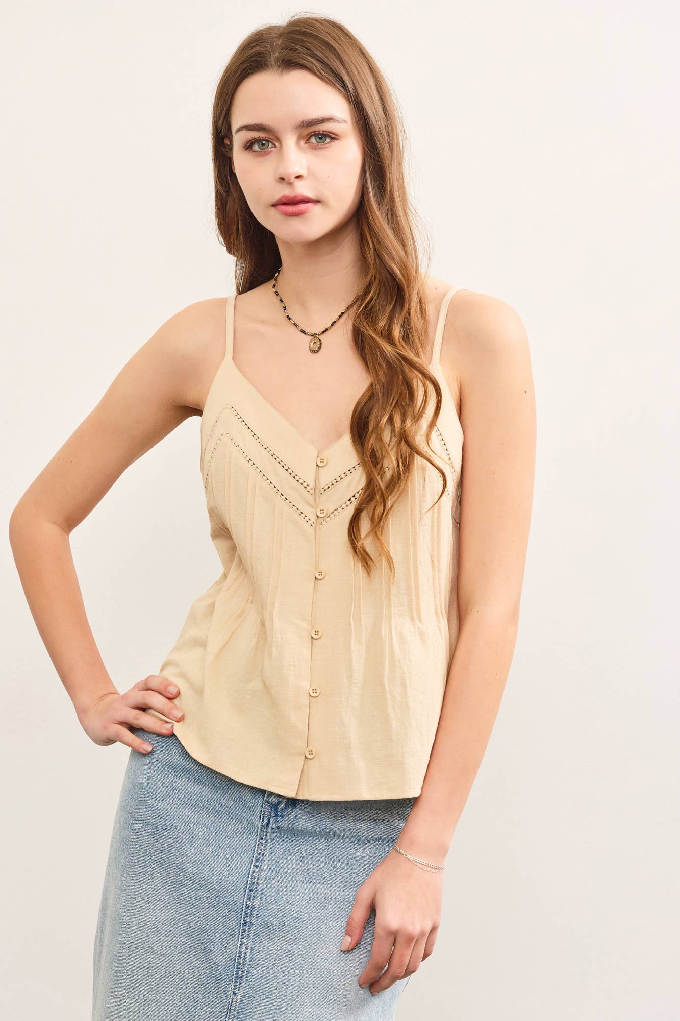 BUTTON CLOSURE V NECK PINTUCK CAMI TOP: Beige / S24340