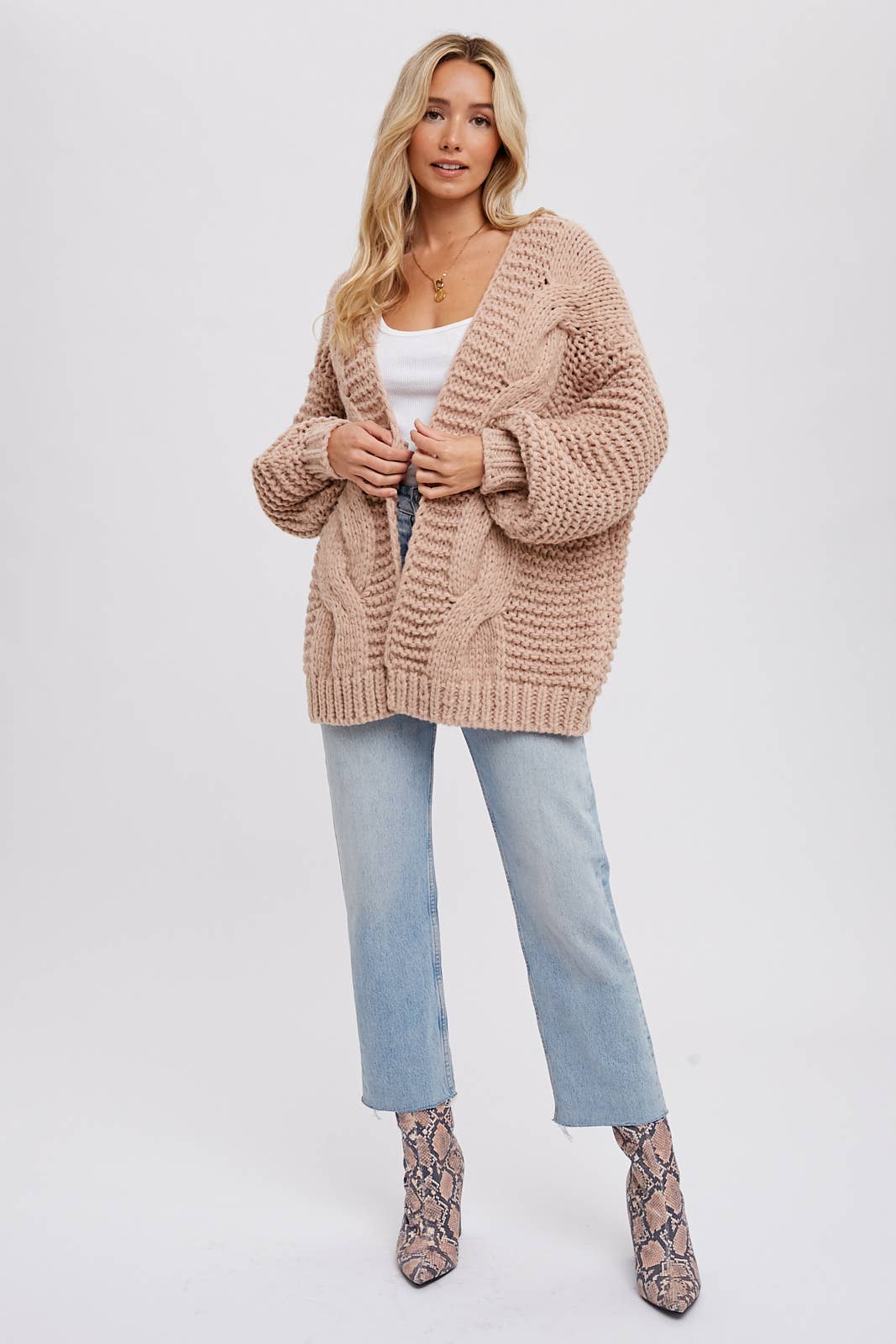 CHUNKY CABLE CARDIGAN: OLIVE / C01713