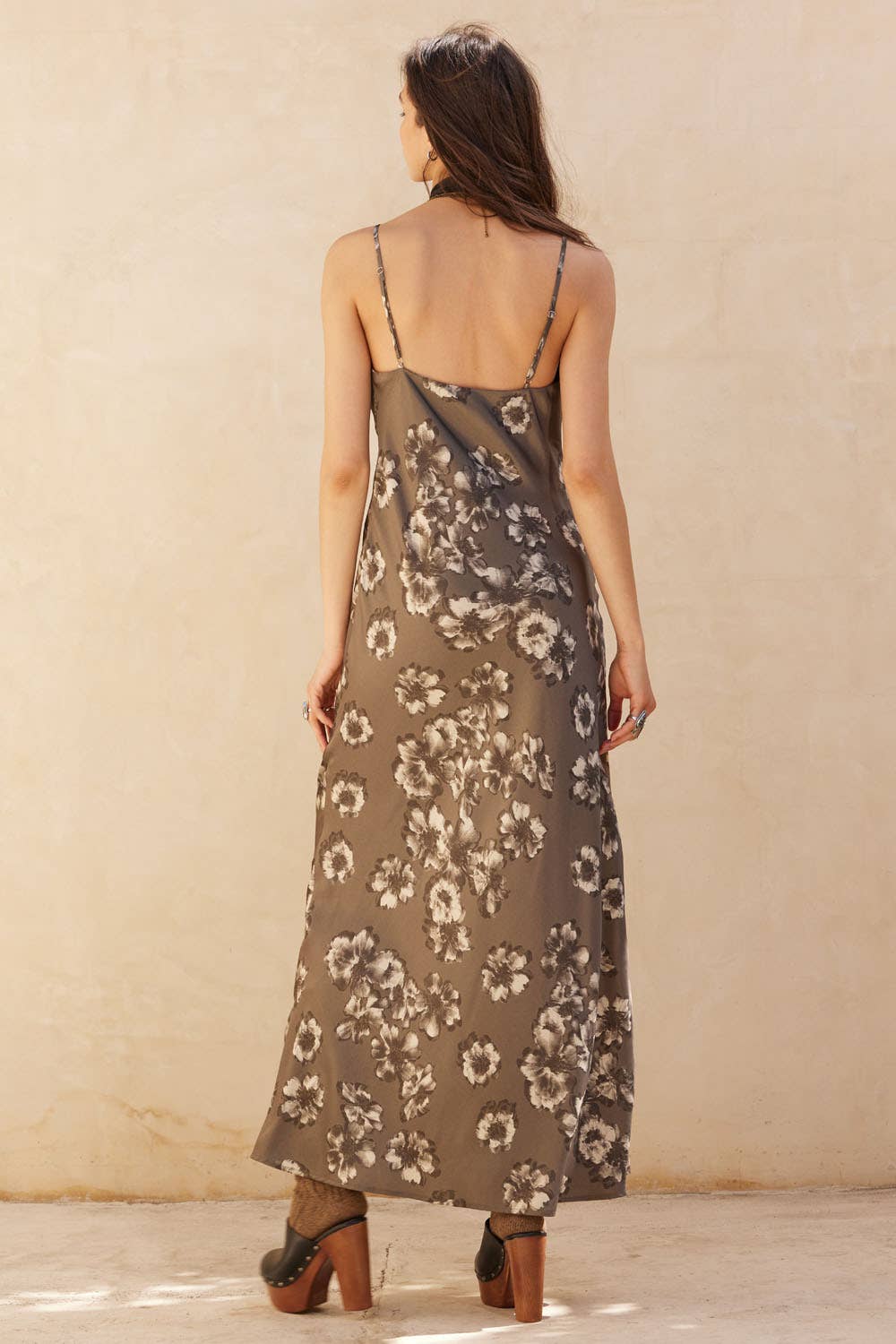 Floral-Print Bias-Cut Satin Column Maxi Dress: STONE / UDC0623