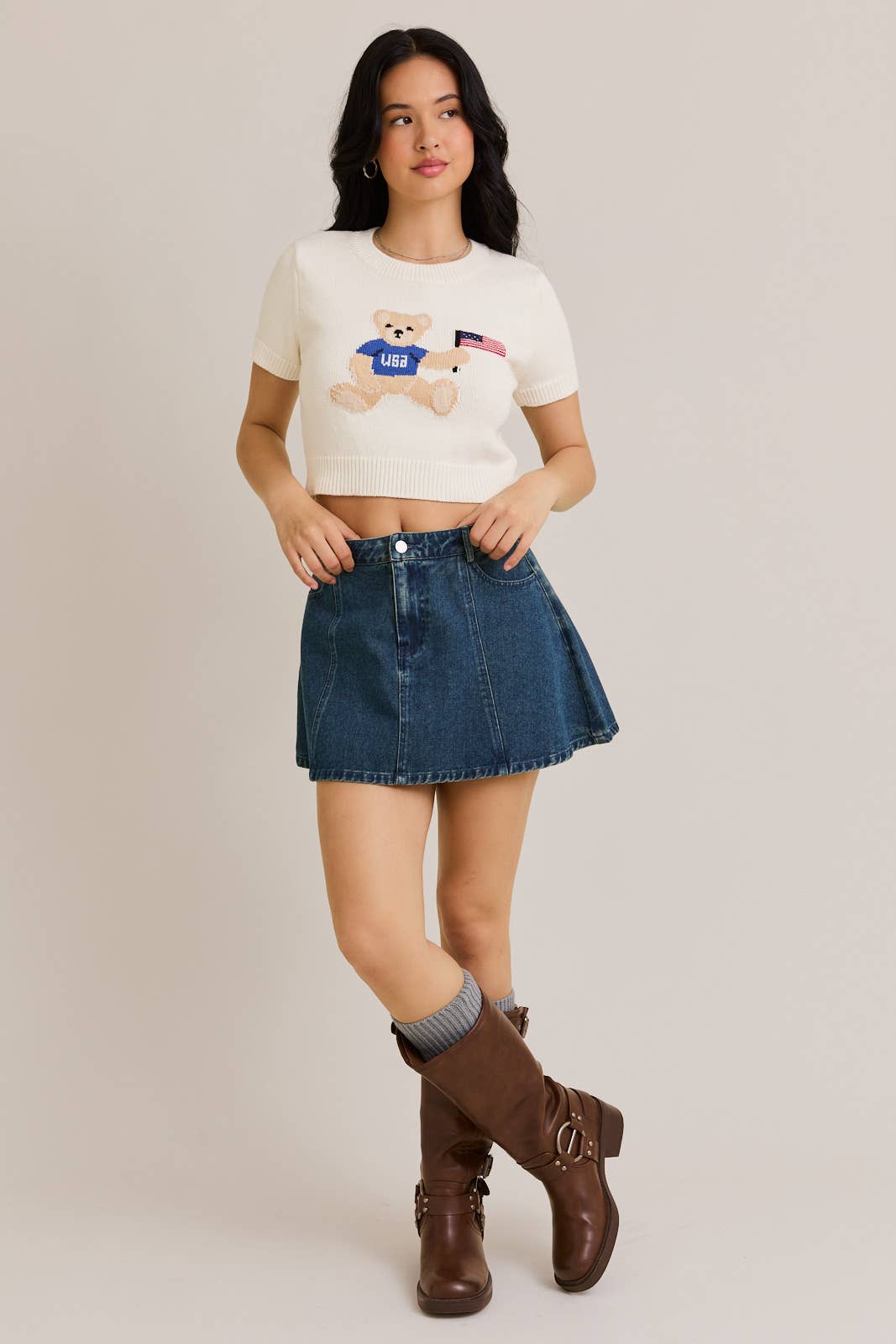 "TEDDY BEAR WITH USA FLAG" GRAPHIC CREW NECK SWEATER TOP: White / IWT5170-3