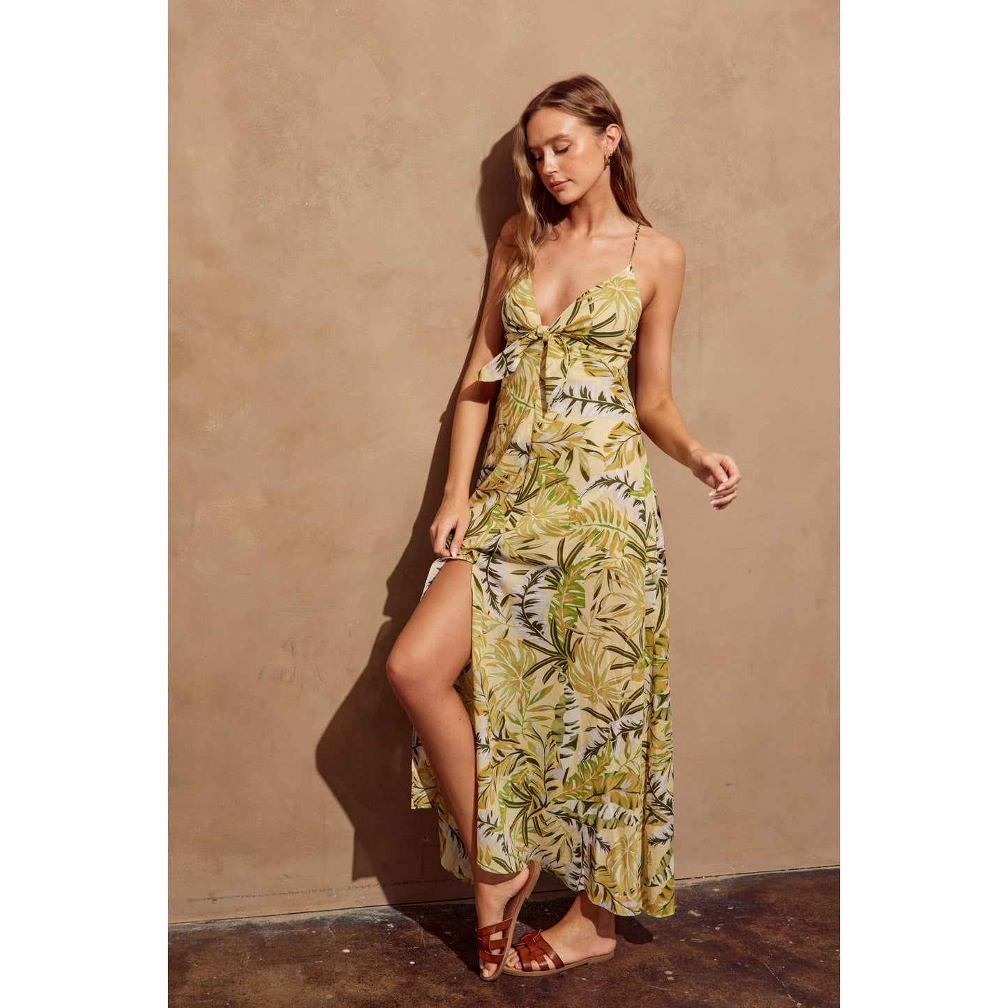 Sundrenched Knot Front Maxi Dress: TROPICAL HONEYSUCKLE / FD11729-P1435
