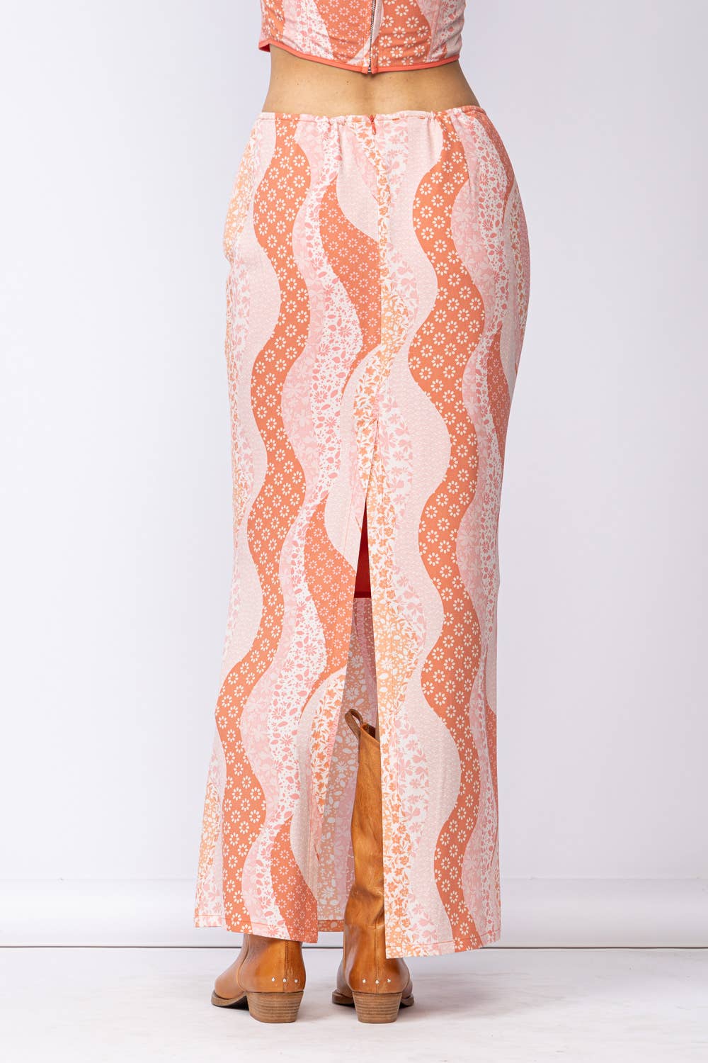 MULTI FLORAL PRINT SLIM FIT-IN SLIT LONG SKIRT: SM-SK40028B / My Darling Purple