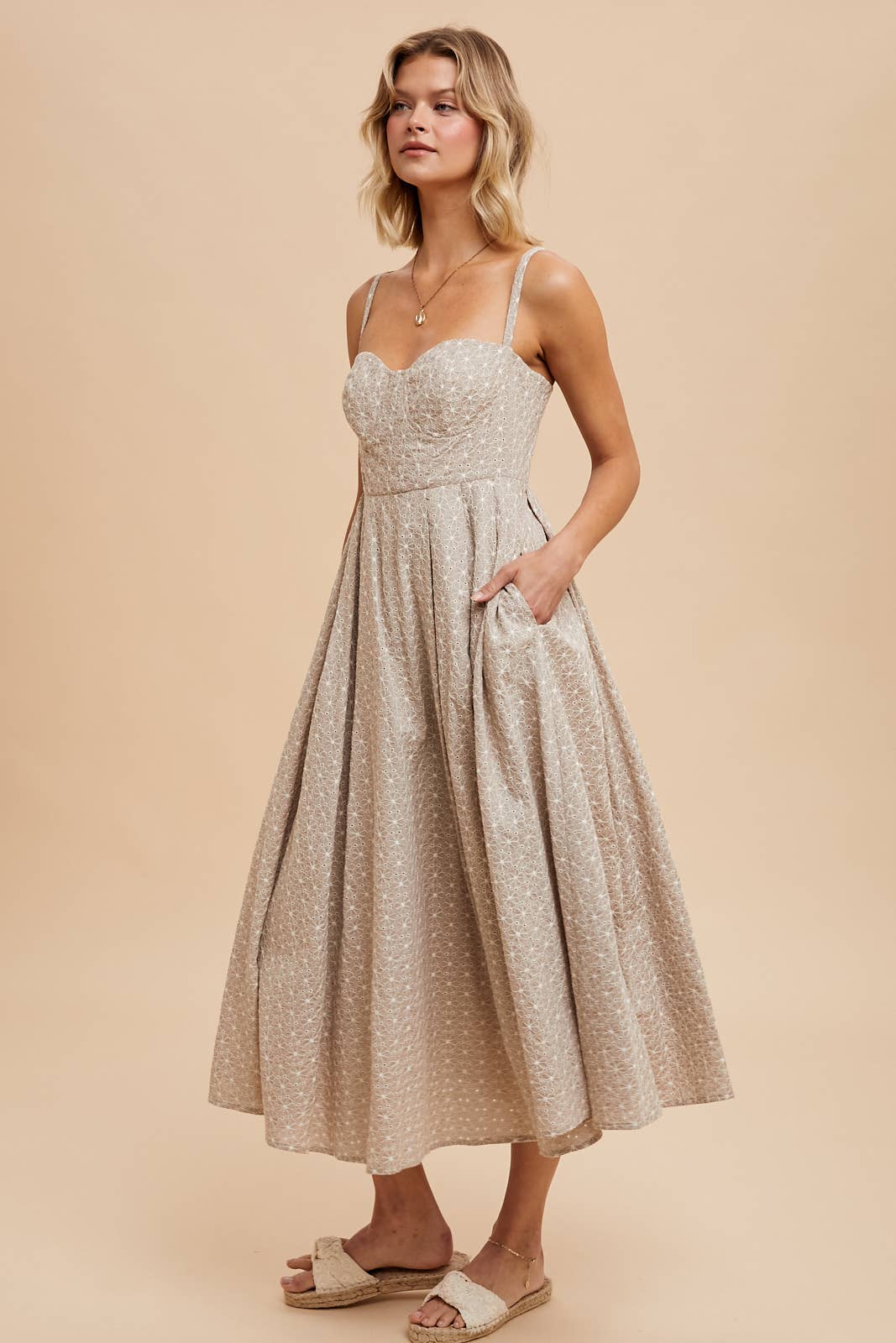 ALL OVER EMBROIDERED MAXI DRESS: KELLY GREEN / ILD5407-N