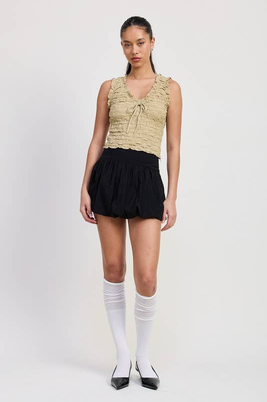 SLEEVELESS RUFFLE TOP: BLACK / IPK2054T