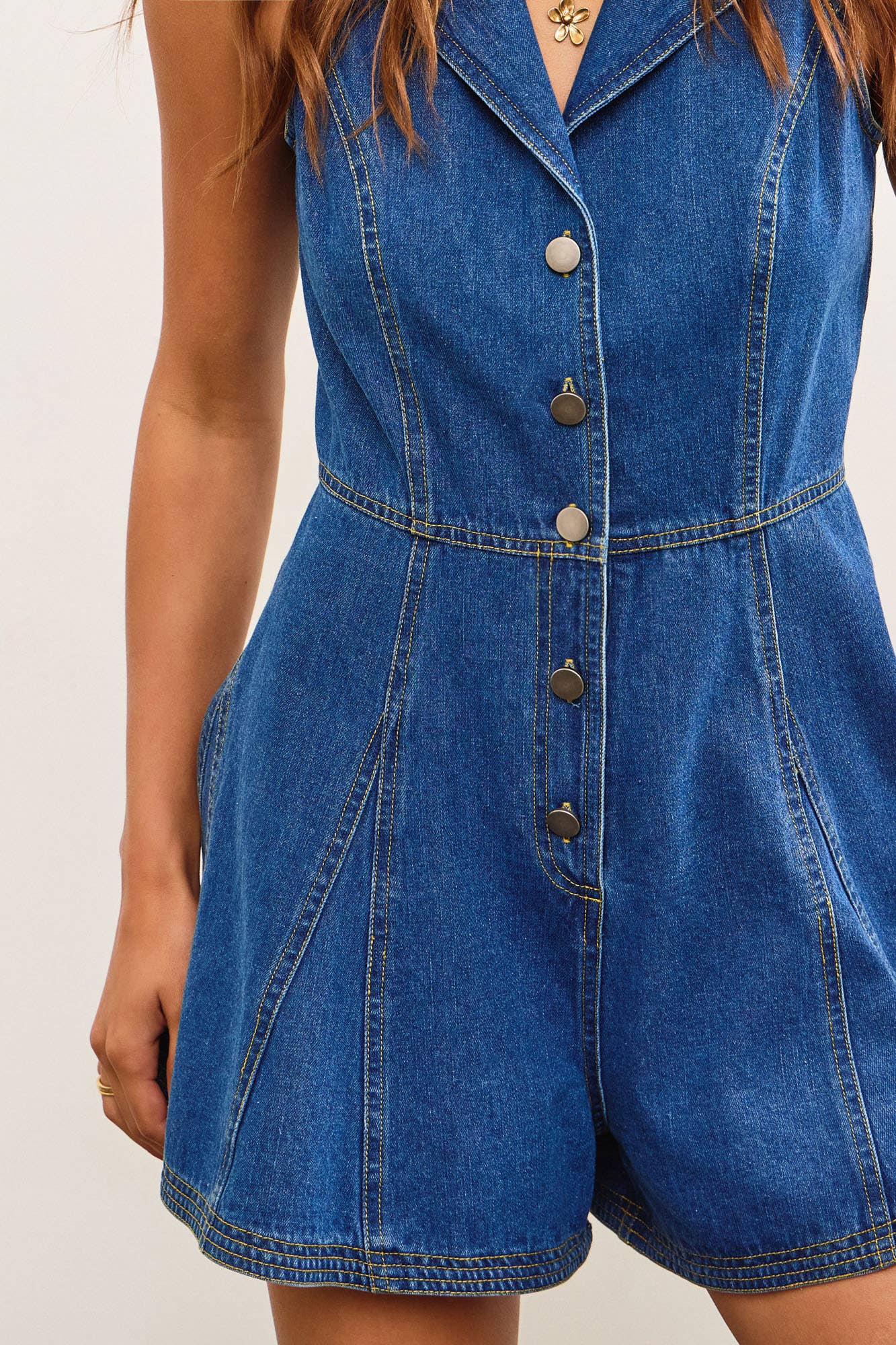 LAPEL COLLAR SLEEVELESS FLOUNCE DENIM ROMPER: WASHED DENIM / DS0891