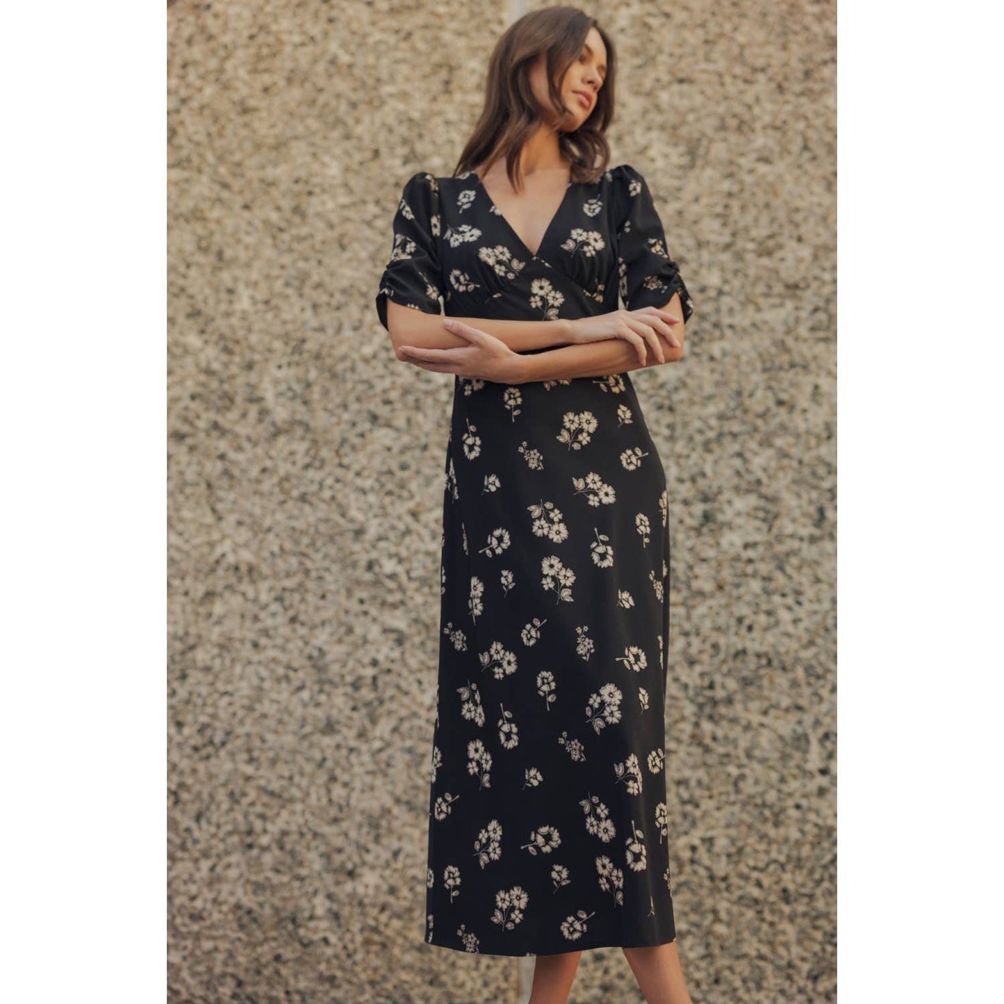 FLOWER PRINT V NECK MIDI DRESS: Black / FD68112_1