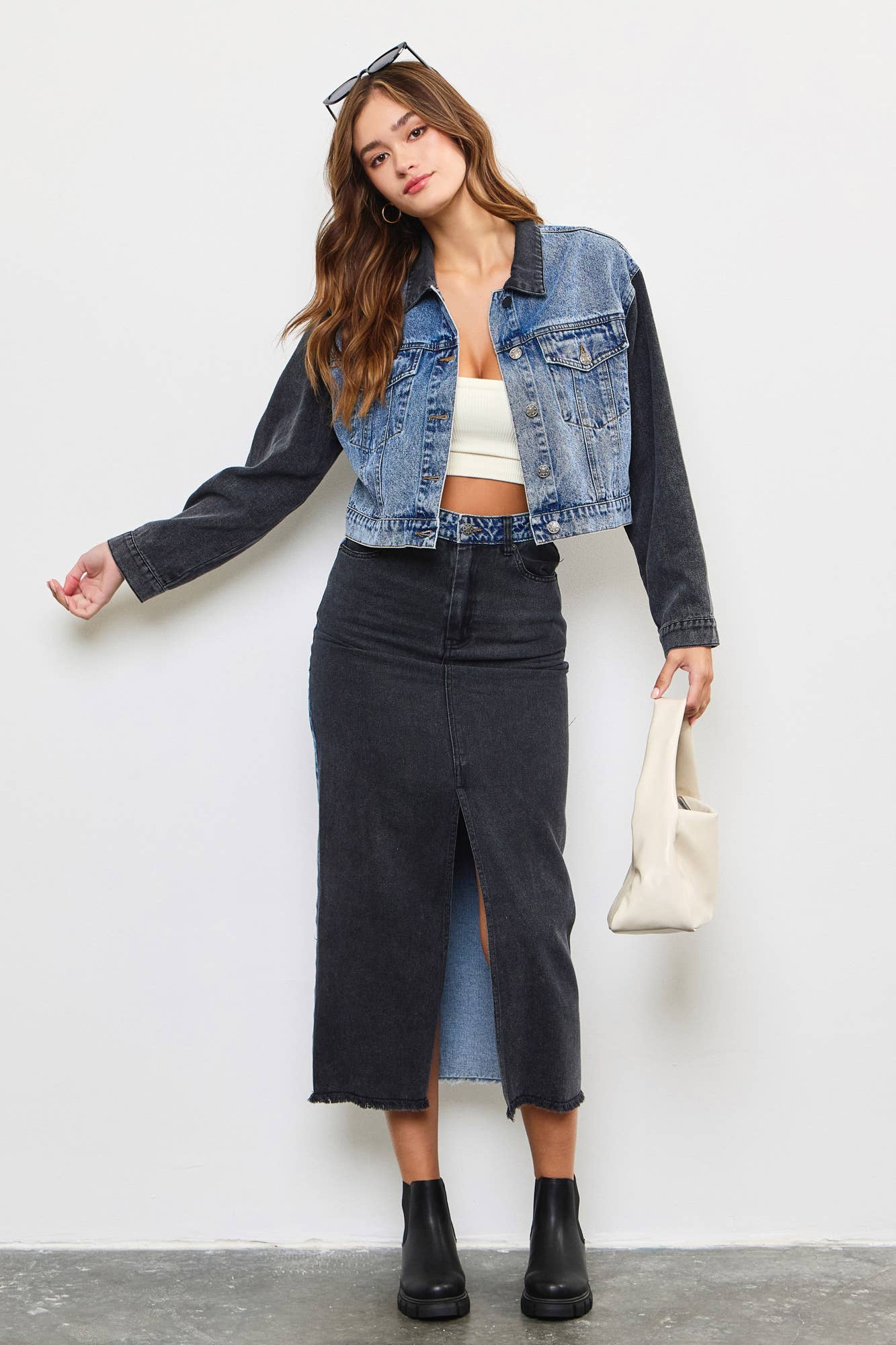 FRONT SLIT DENIM SKIRT: WASHED DENIM / DS0666