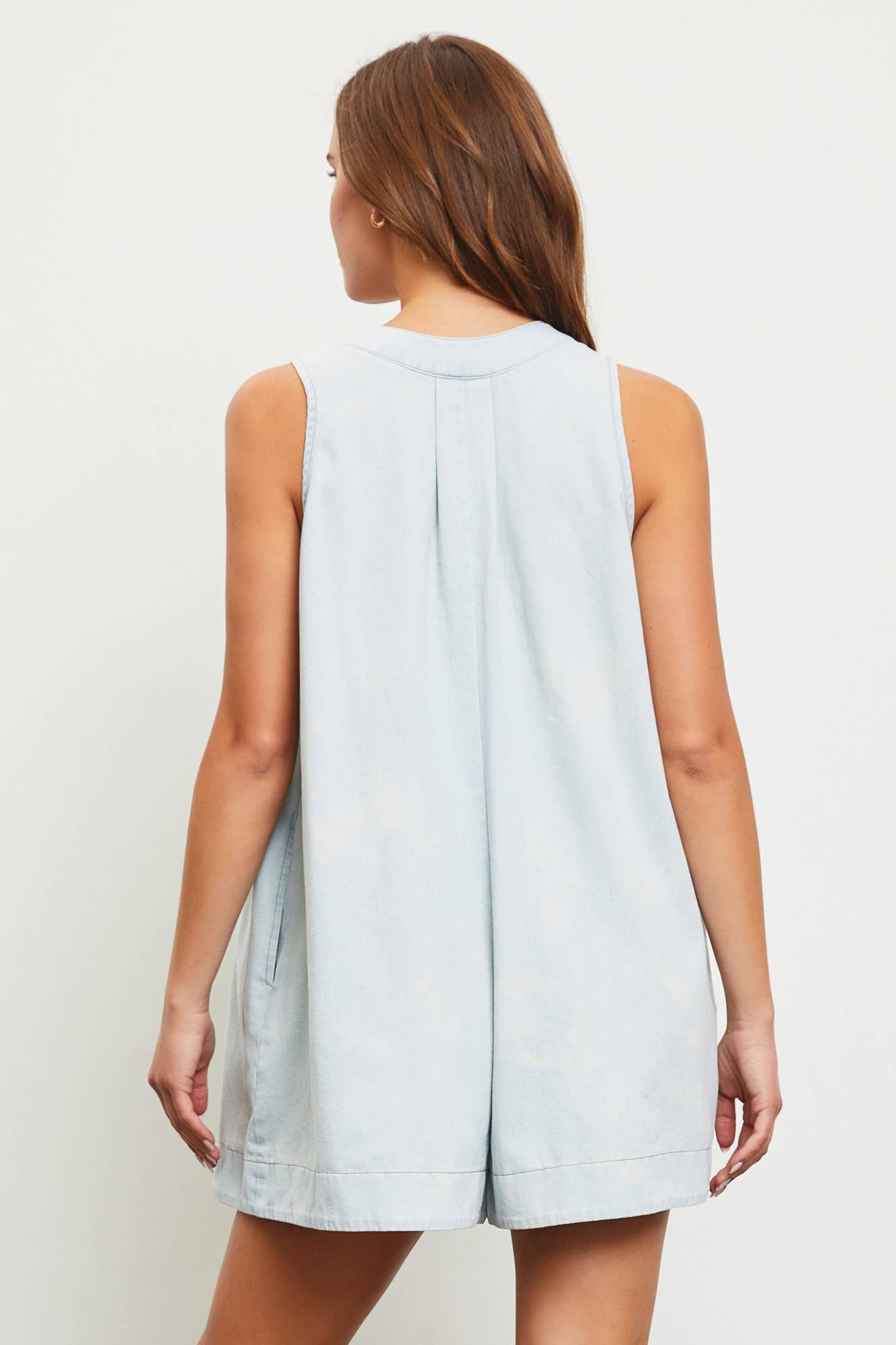 TIE WITH PLEATED DENIM ROMPER: WASHED DENIM / DS0590