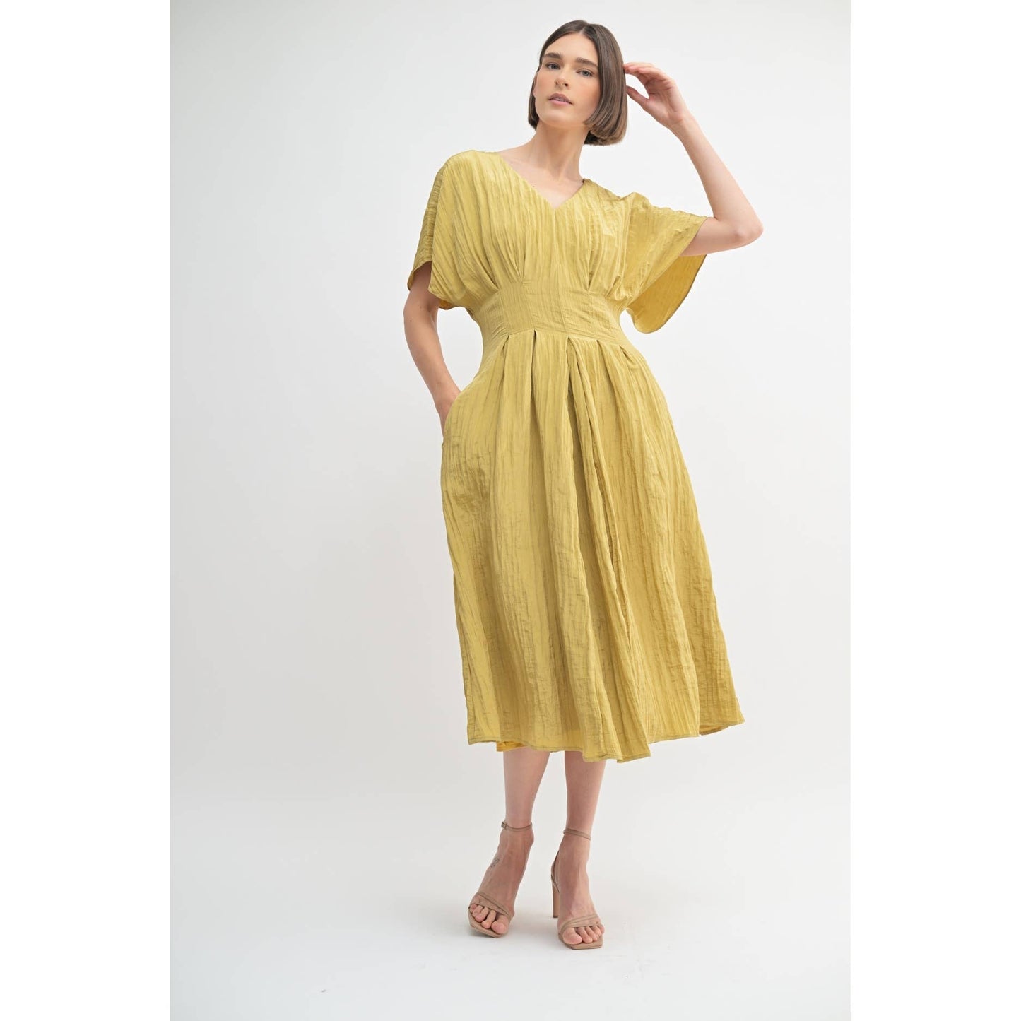 TEXTURE WOVEN V NECK PLEAT DETAIL MIDI DRESS: FAWN / FD67945_1