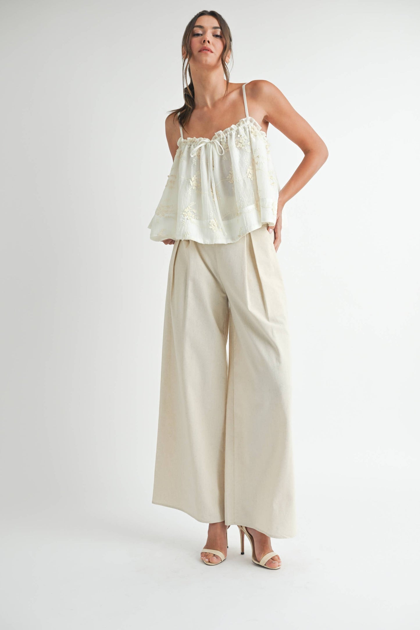 Embroidery Top: IVORY / LT1822
