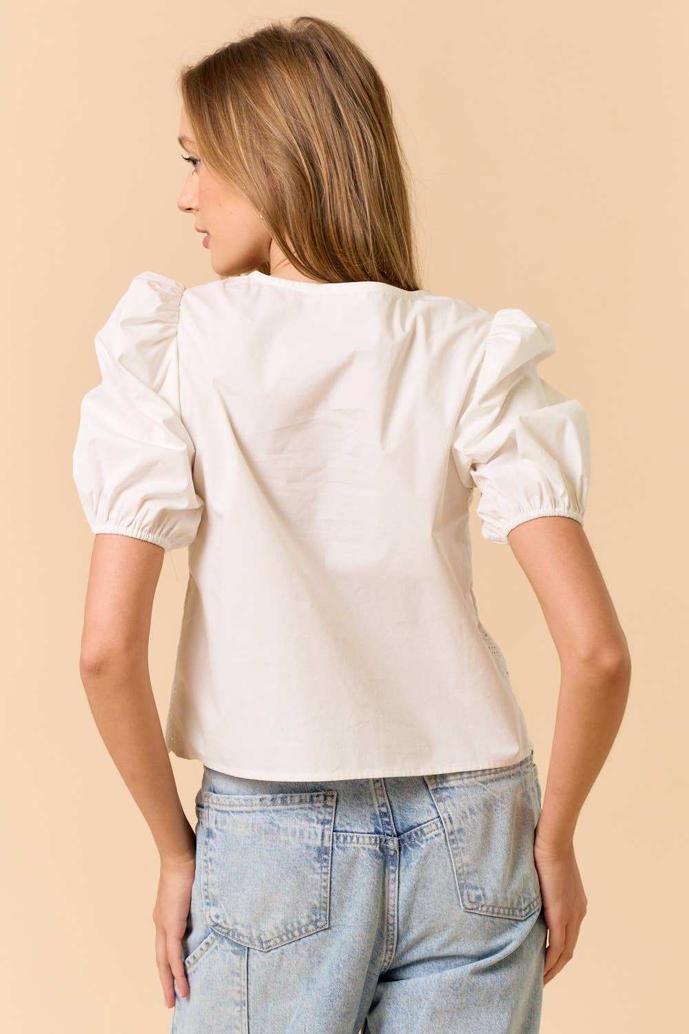 ILT5917 PUFF SLEEVE EYELET TOP: Off-White