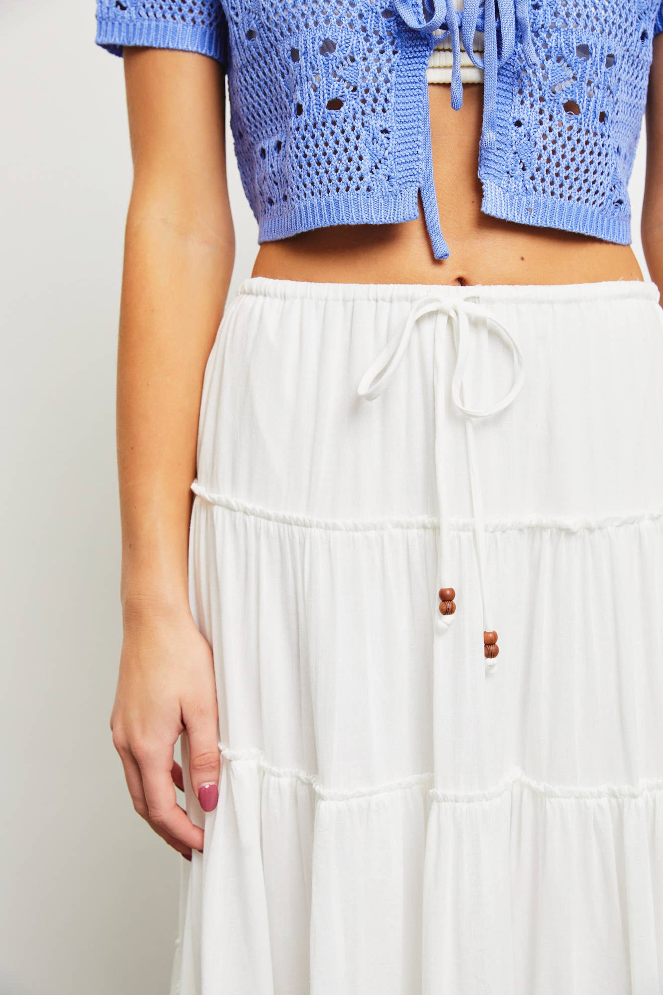 DRAWSTRING DETAIL TIERED MAXI SKIRT: OFF WHITE / S22856