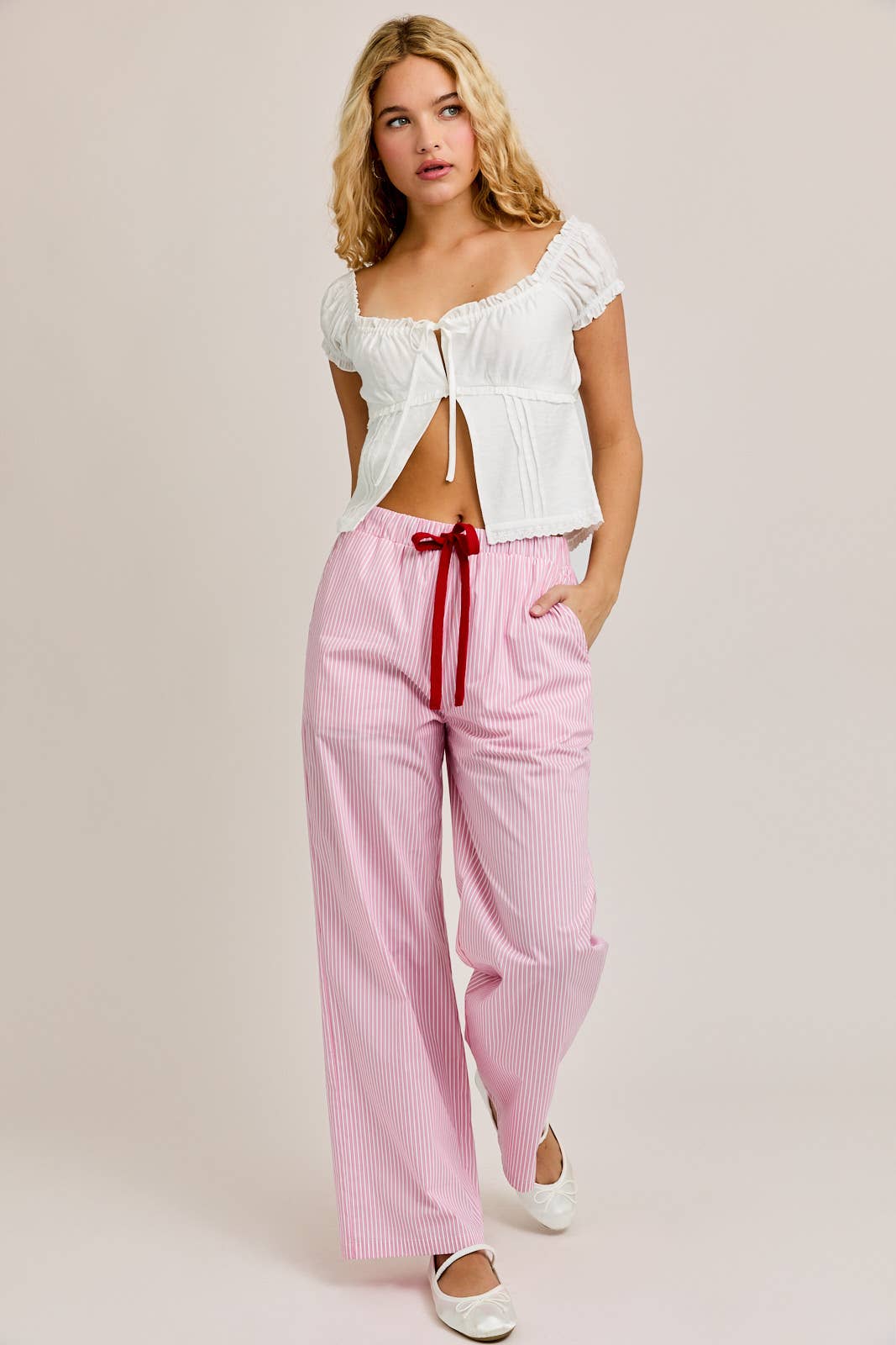 CAP SLEEVE SQUARE NECK PLEATED DETAIL OPEN TOP: White / IT5185