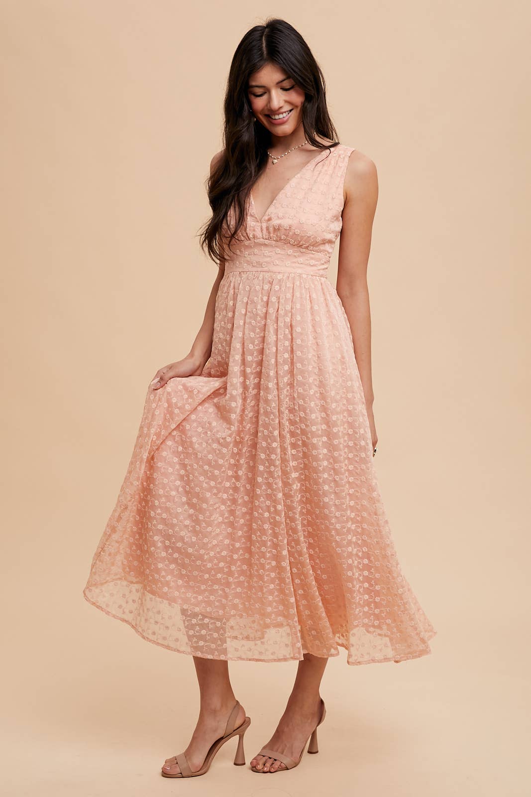 Ild5400 FLORAL EMBROIDERED MAXI DRESS: VINTAGE CREME