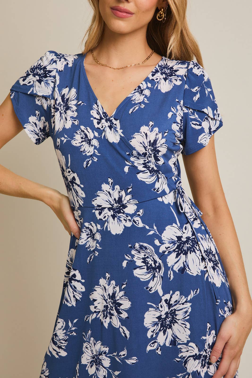 D17992F : BLUE-WHITE FLORAL