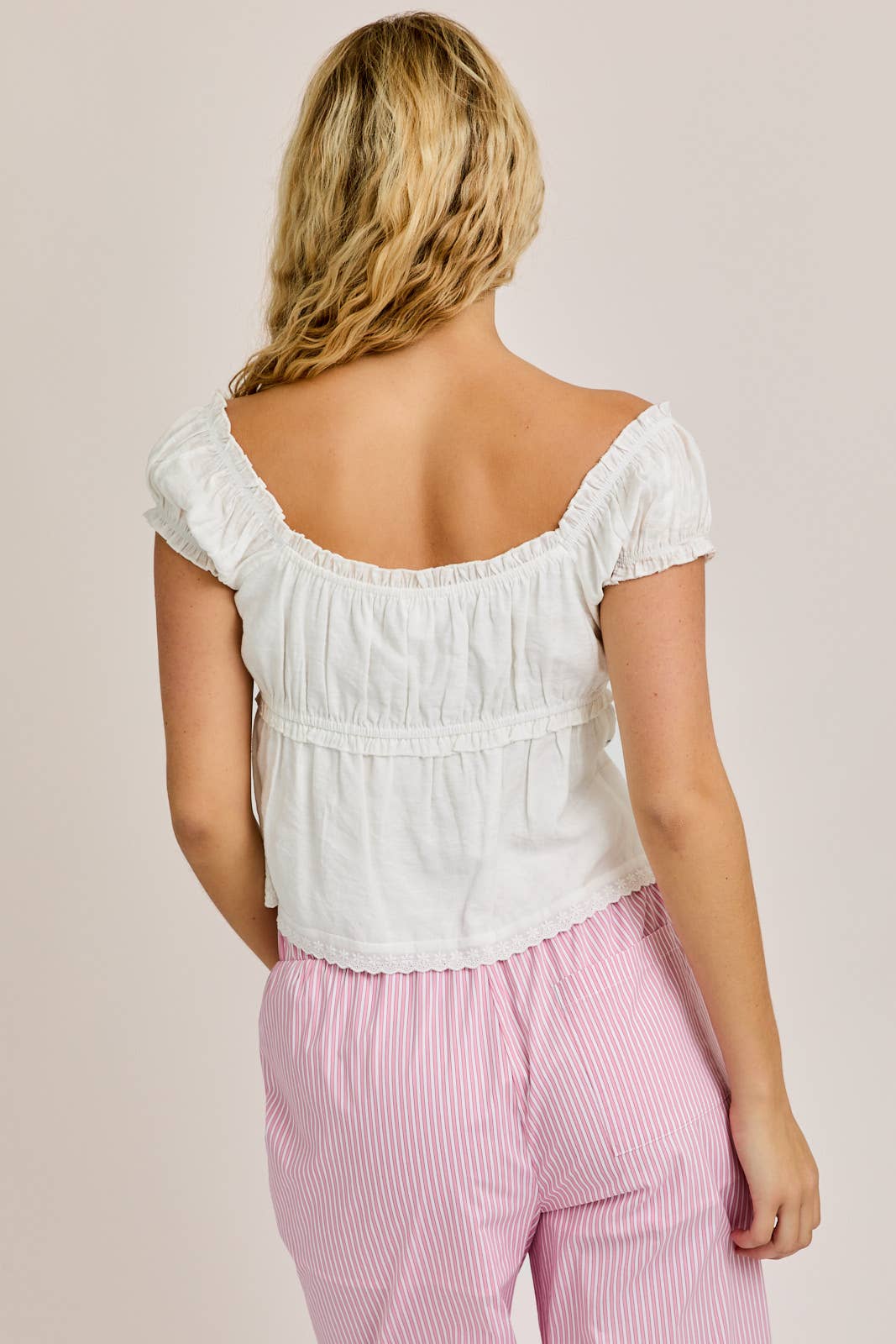 CAP SLEEVE SQUARE NECK PLEATED DETAIL OPEN TOP: White / IT5185