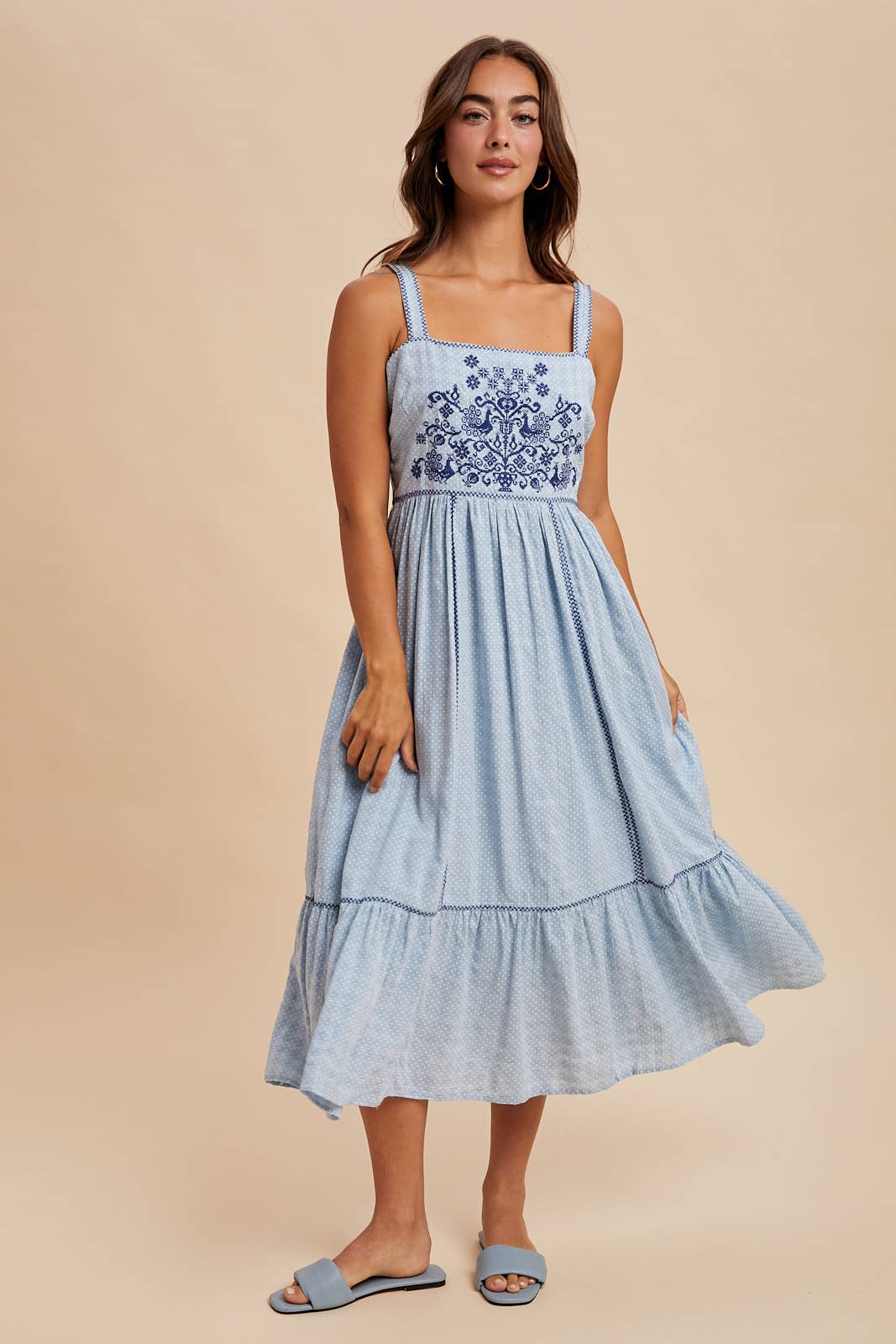 CROSS STITCH EMBROIDERED MAXI DRESS: OFF-WHITE / ILD6266