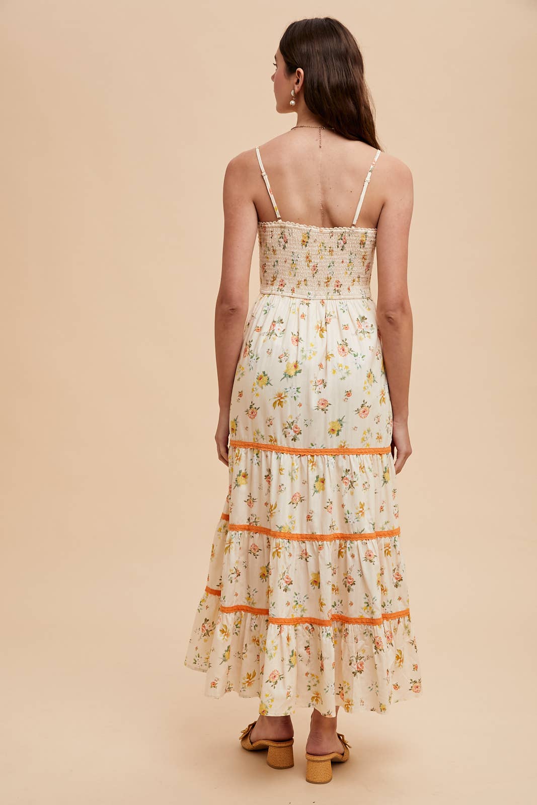 COTTON FLORAL SMOCKED MAXI DRESS: BUTTERCREAM FLORAL / ILD6377