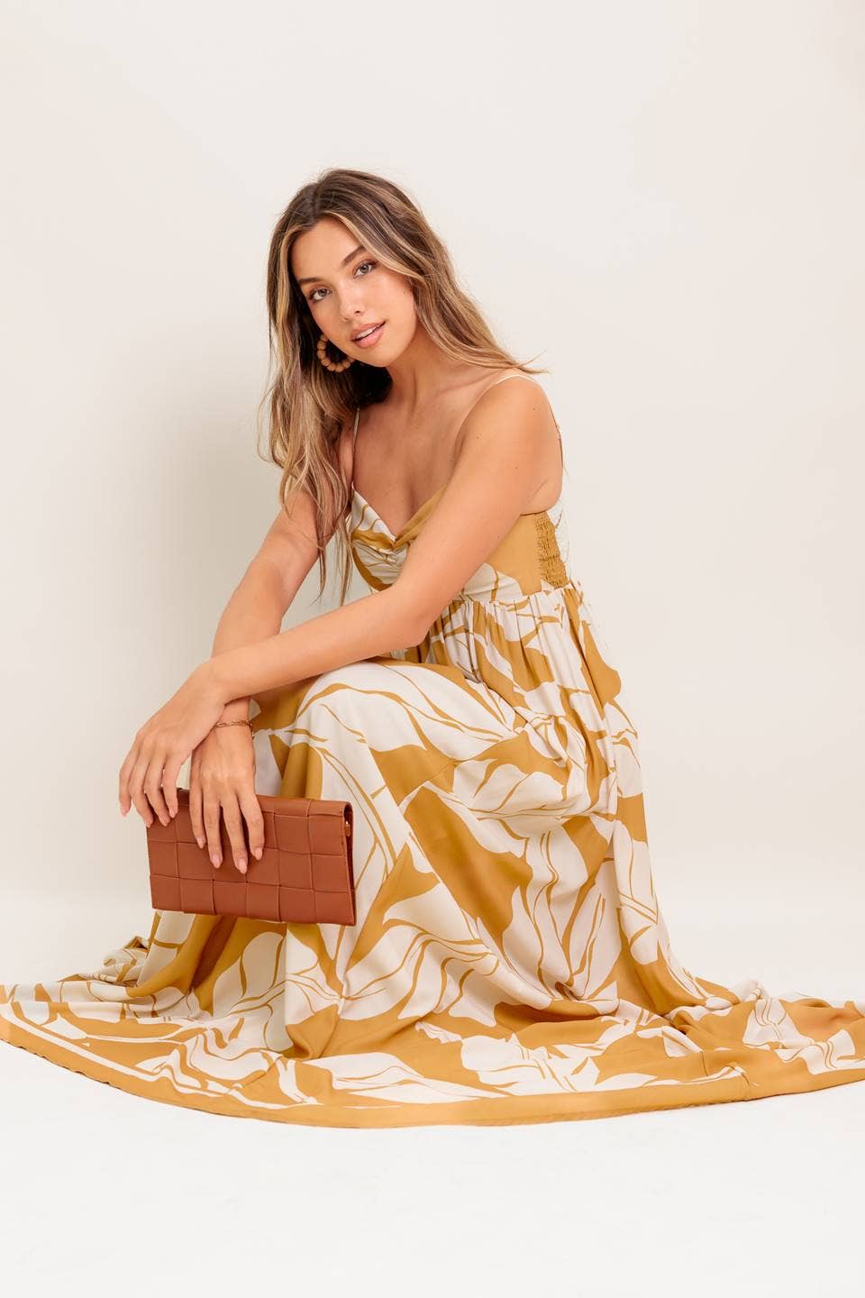 A printed woven maxi dress - ID22633: CAMEL
