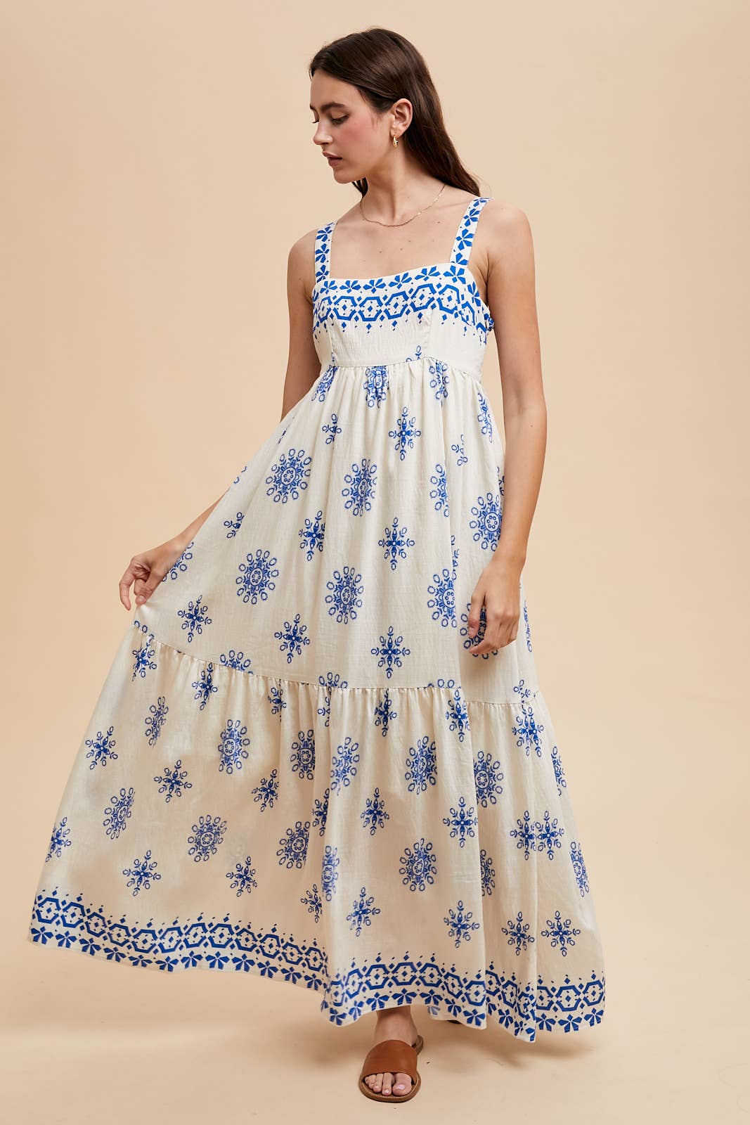 BORDER PRINT MAXI DRESS: BRAN / ILD6311
