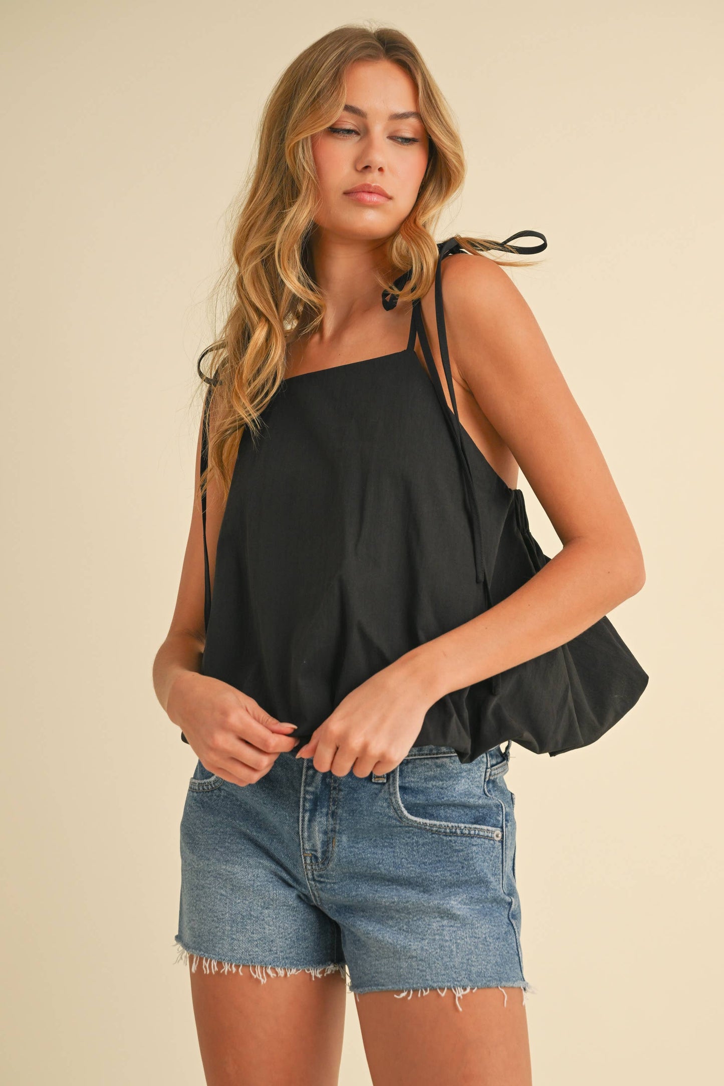 IT4083 BUBBLE HEM STRAPPY SLEEVELESS TOP: White