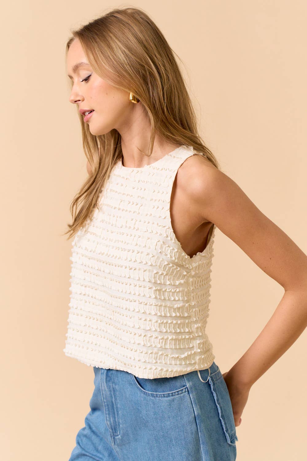 ILT5855 SLEEVELESS TEXTURE TOP : CREAM