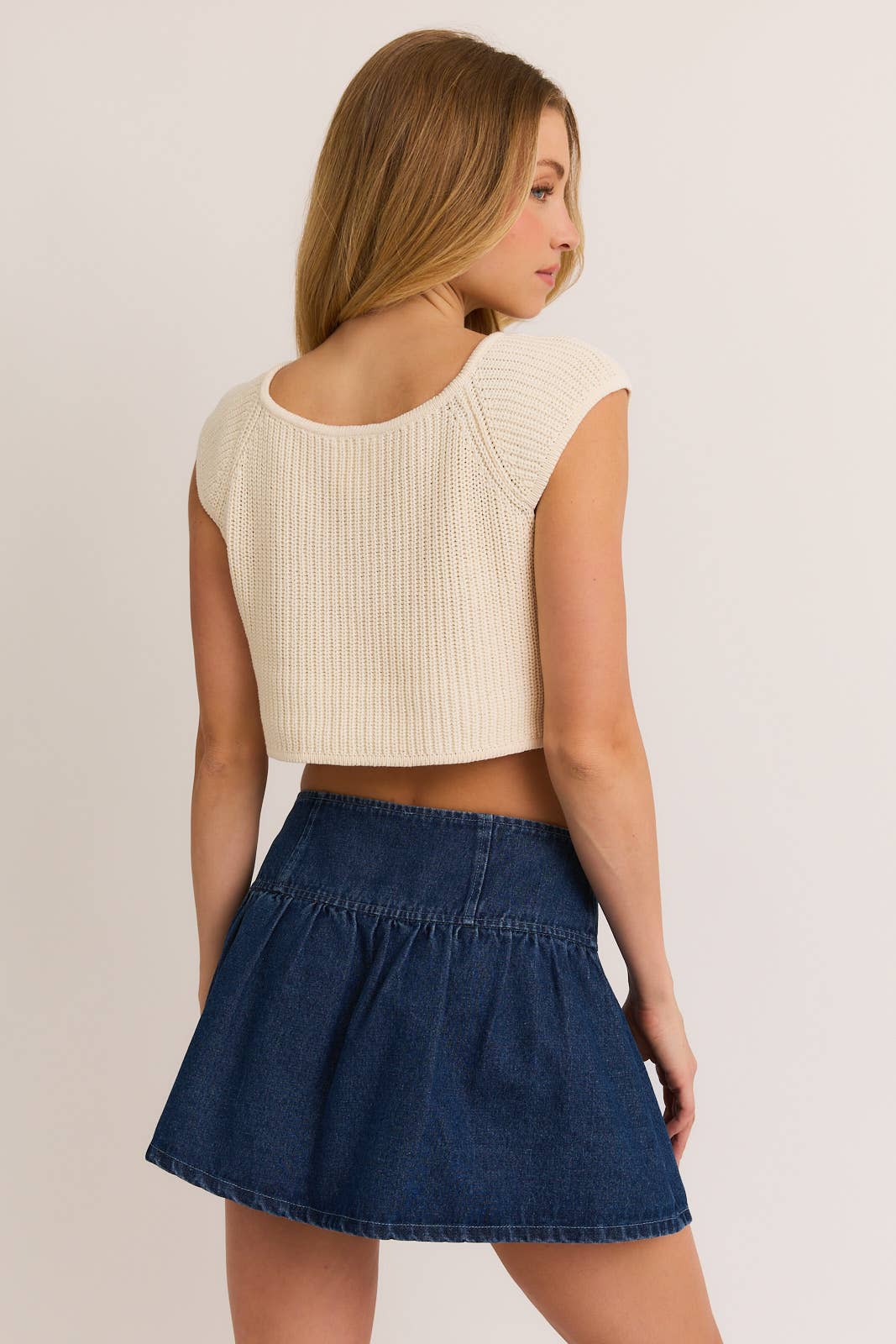 FRONT TIE SLEEVELESS SWEATER CARDIGAN: CREAM / BWJ1212
