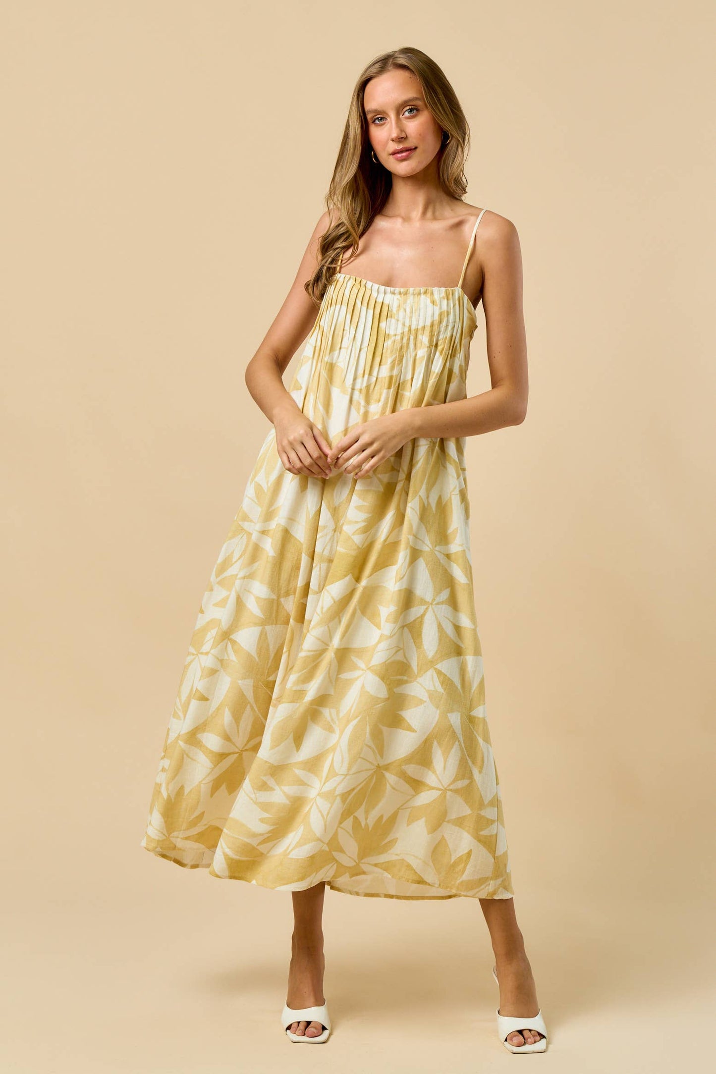 ILD5289-2 Pleating Detailed Print Maxi Dress : MOCHA